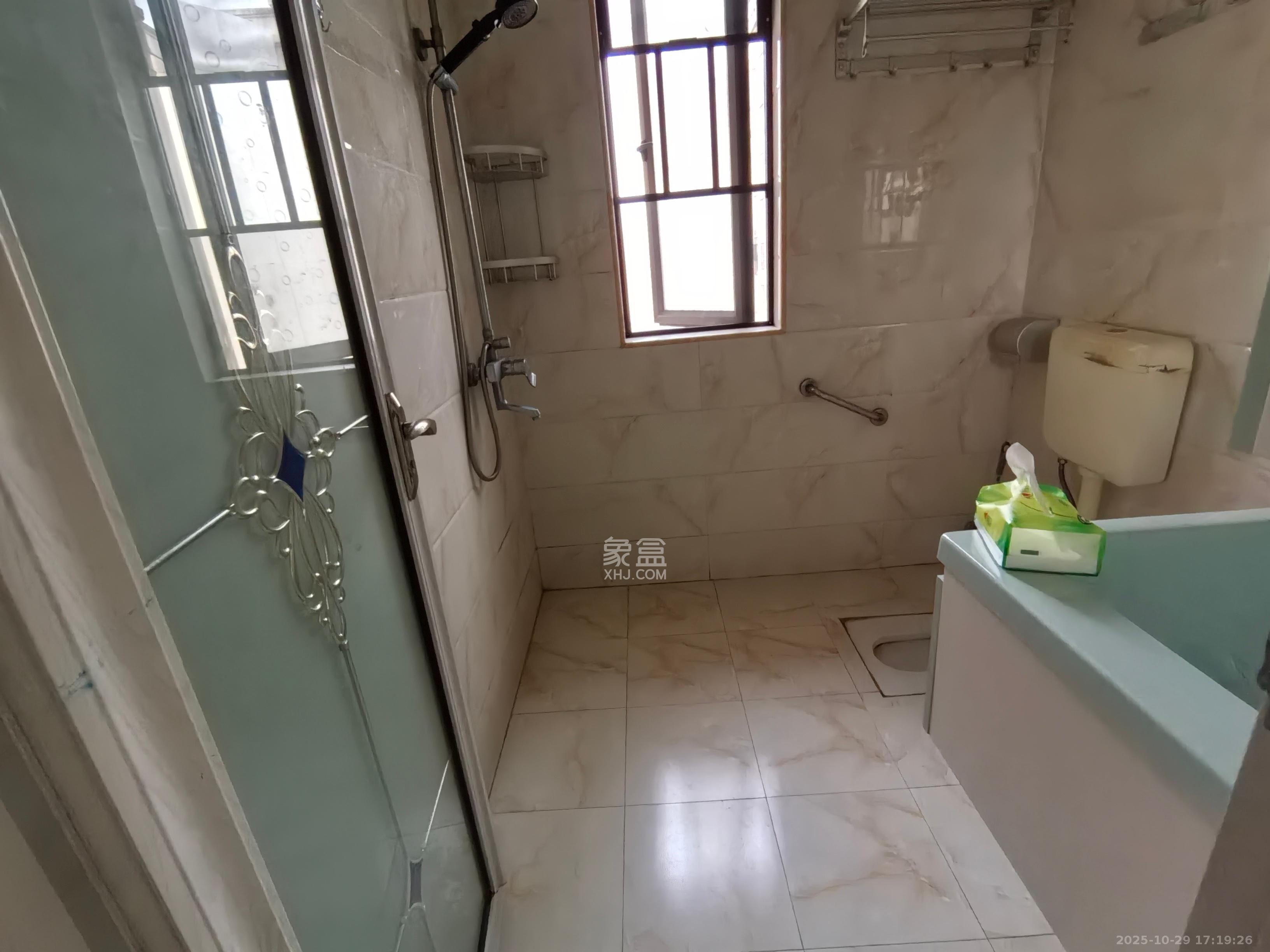 卓越蔚蓝海岸三期 2室2厅1卫 2400.0元/月 卓越蔚蓝海岸三期 2室2厅1卫 2400.0元/月室内图