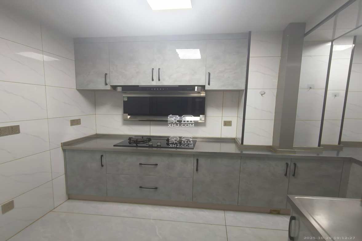 和润园三期  2室1厅1卫    2300.0元/月 和润园三期  2室1厅1卫    2300.0元/月室内图