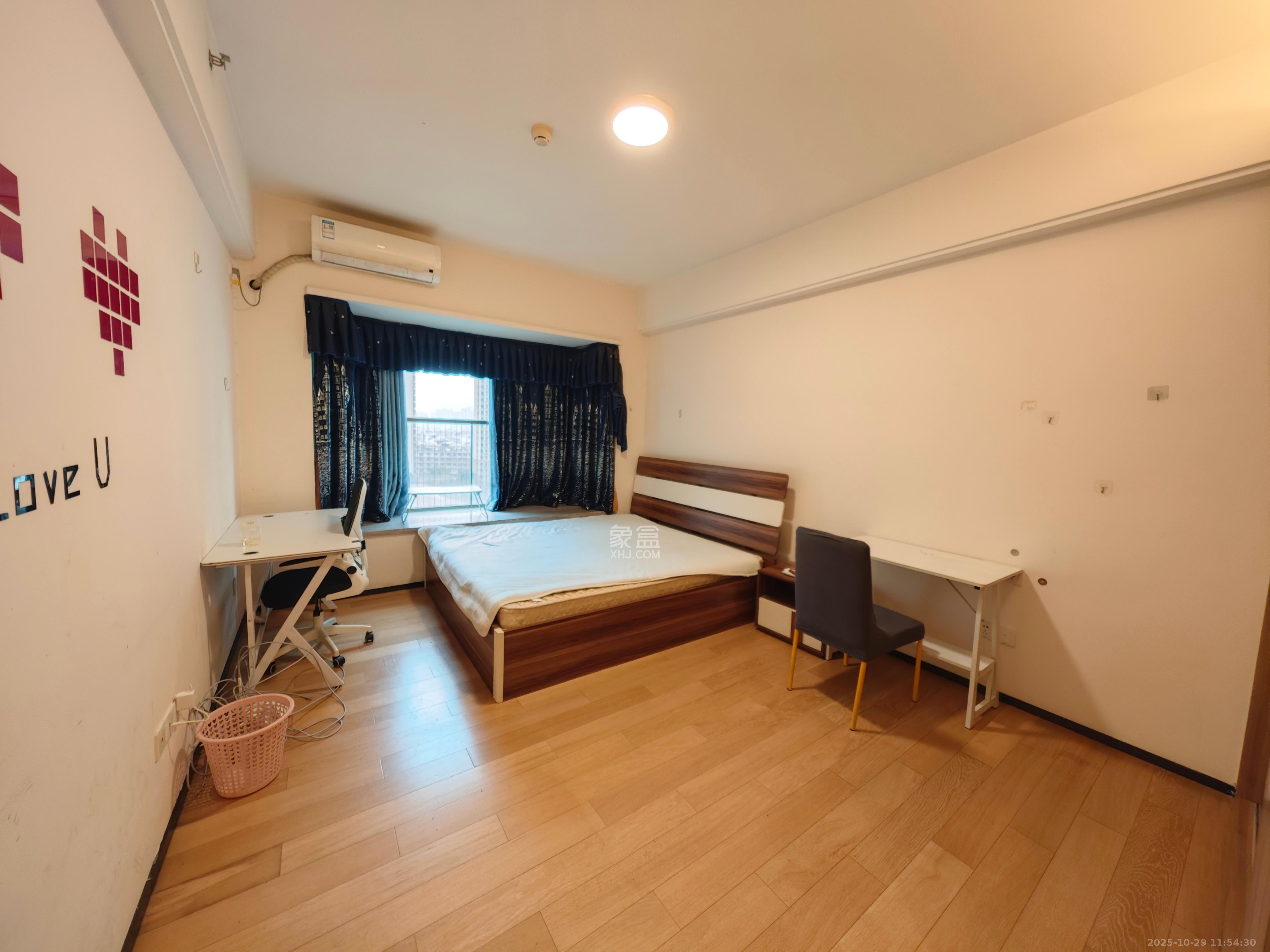 恒大翡翠华庭 2室2厅1卫 2000.0元/月 恒大翡翠华庭 2室2厅1卫 2000.0元/月室内图