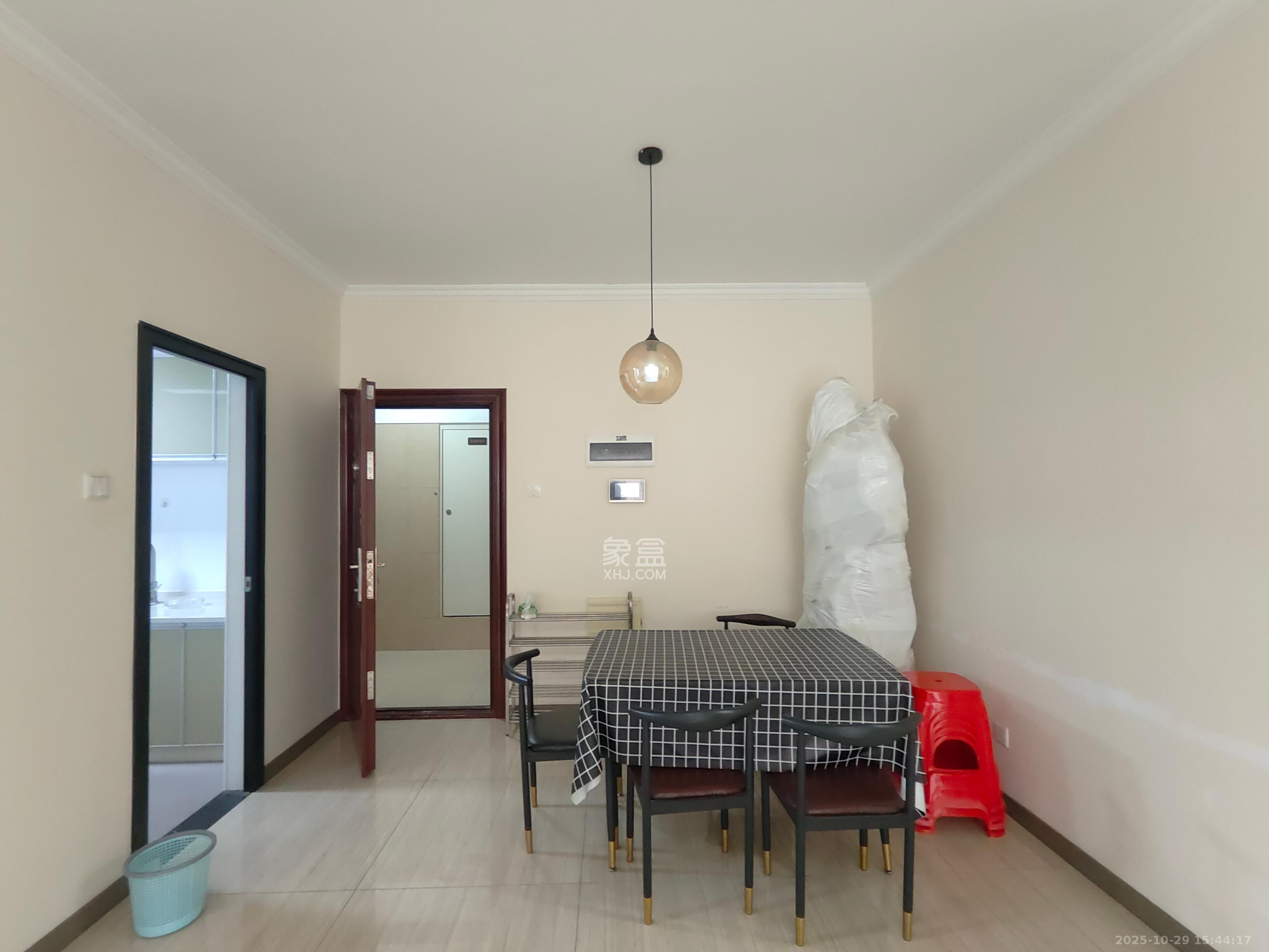 勤诚达境界城  4室2厅2卫    2500.0元/月 勤诚达境界城  4室2厅2卫    2500.0元/月室内图