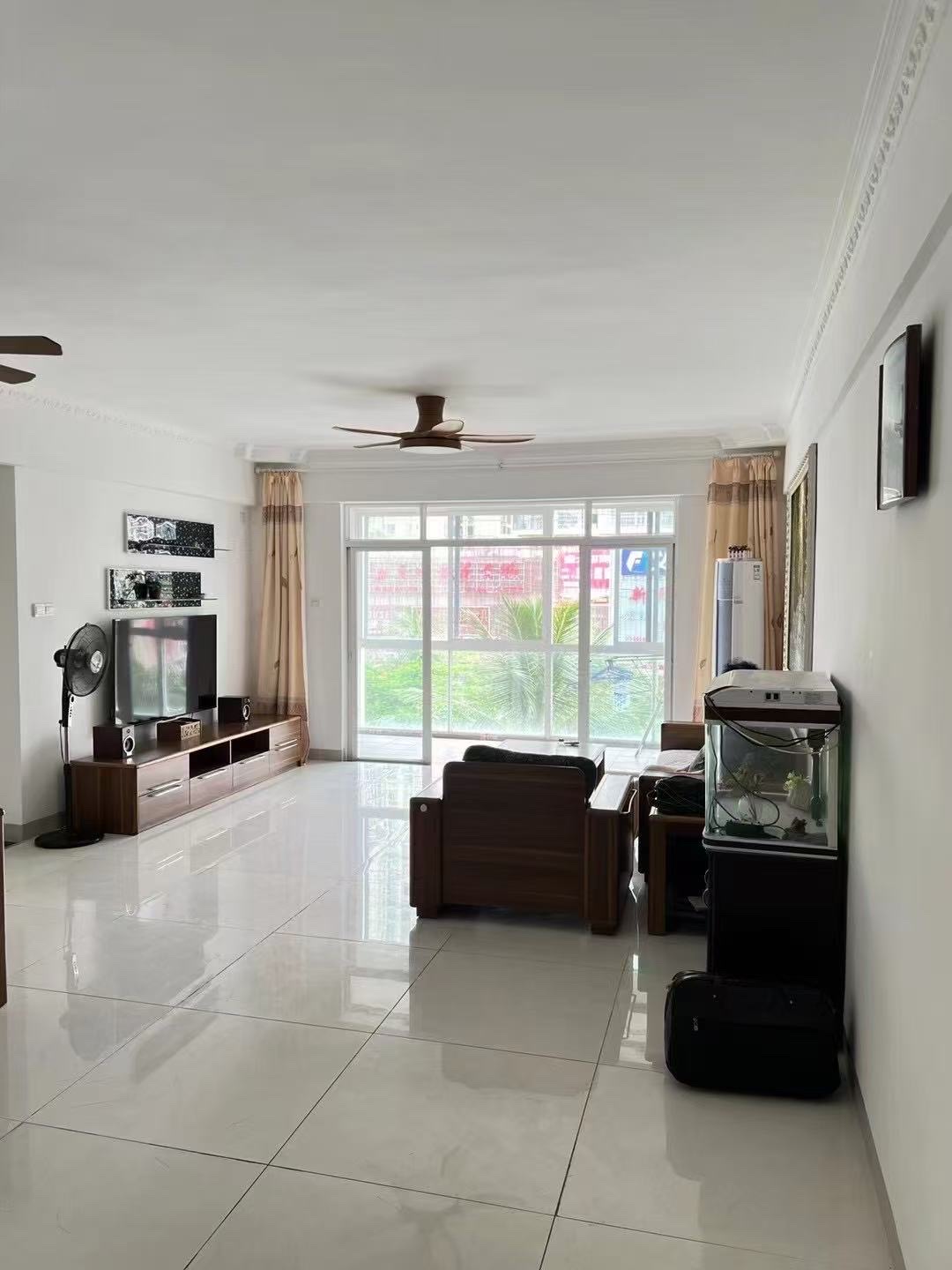 滨海茗苑 3室2厅2卫 2600.0元/月 滨海茗苑 3室2厅2卫 2600.0元/月室内图