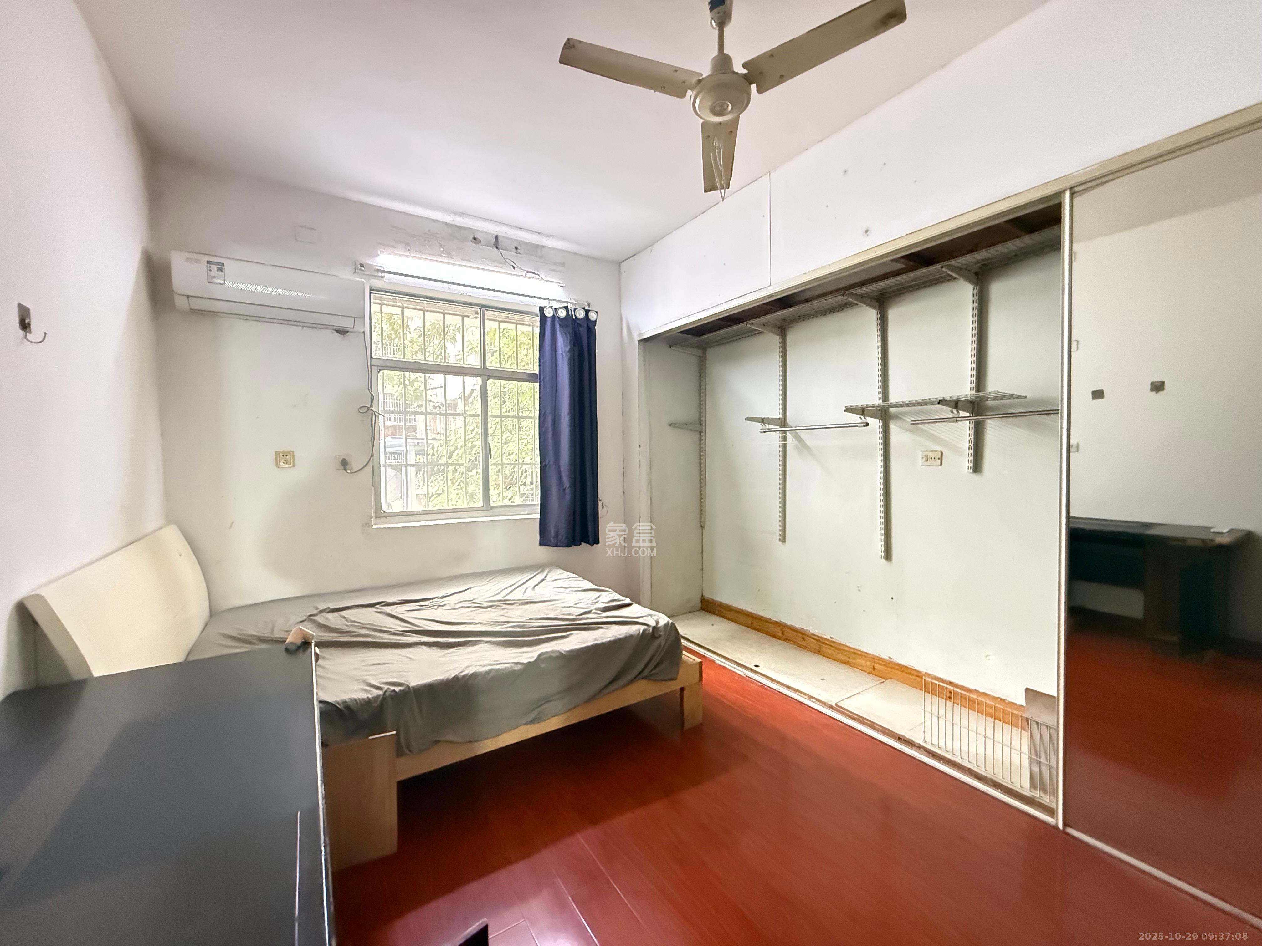 湖商住宅楼  2室1厅1卫    2100.0元/月 湖商住宅楼  2室1厅1卫    2100.0元/月室内图