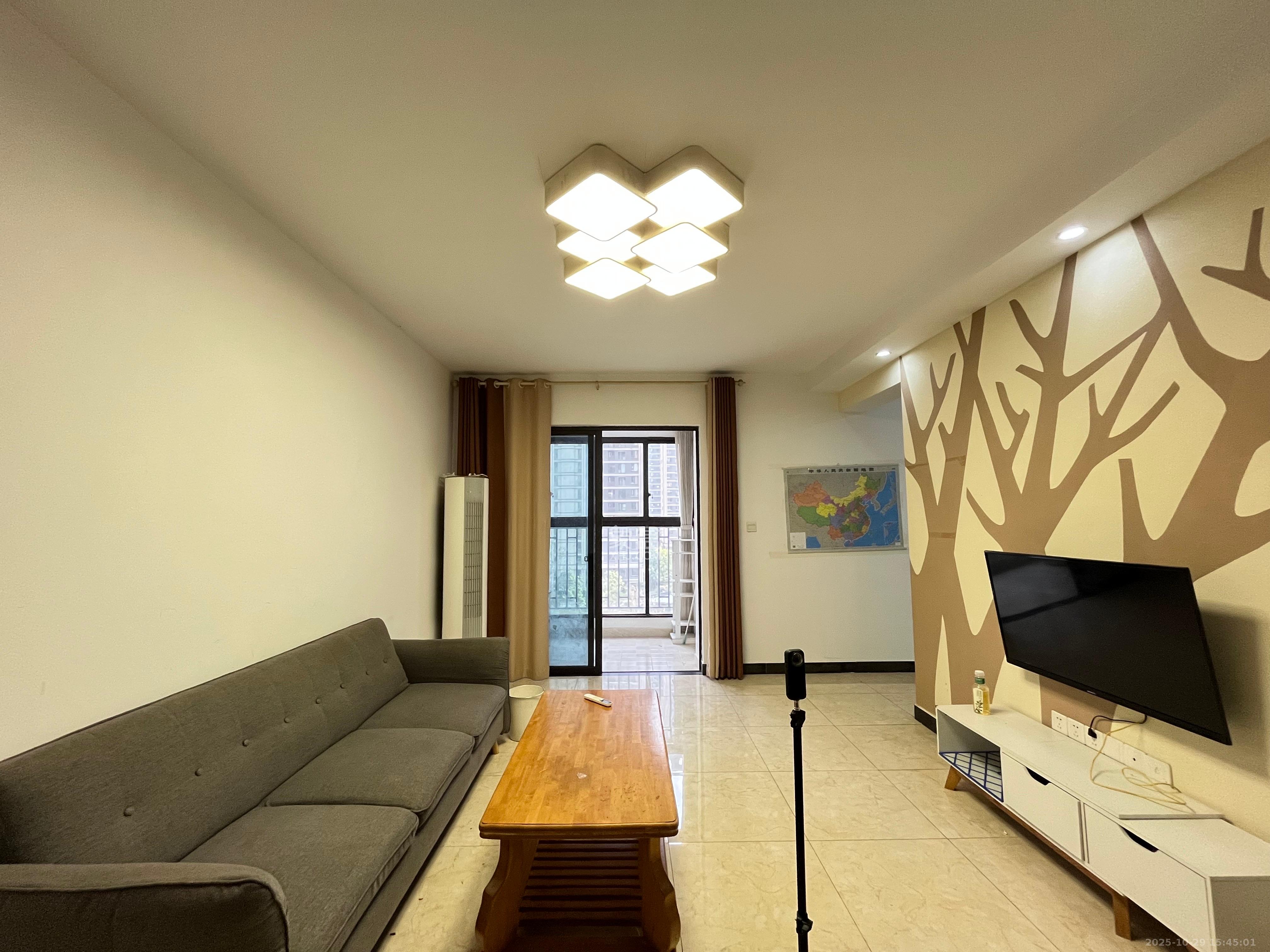 绿地之窗 3室1厅1卫 1900.0元/月 绿地之窗 3室1厅1卫 1900.0元/月室内图