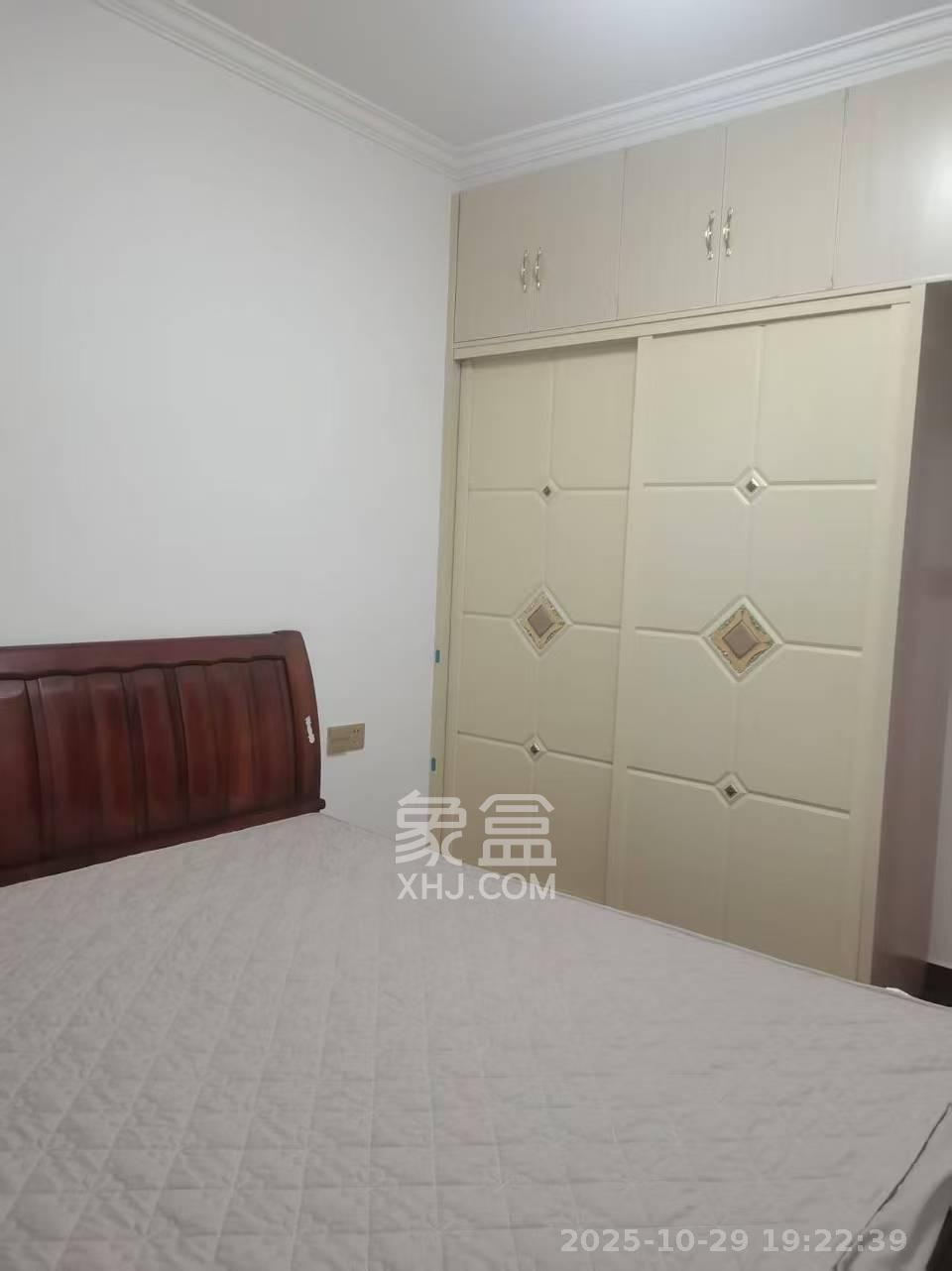 大学城安置小区  2室2厅1卫    1800.0元/月室内图