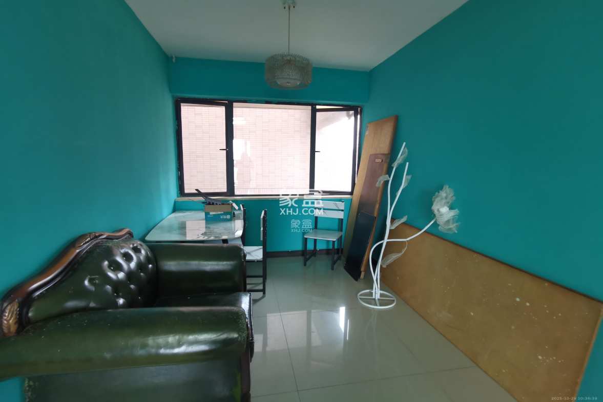 三一街区  3室2厅1卫    1800.0元/月 三一街区  3室2厅1卫    1800.0元/月室内图