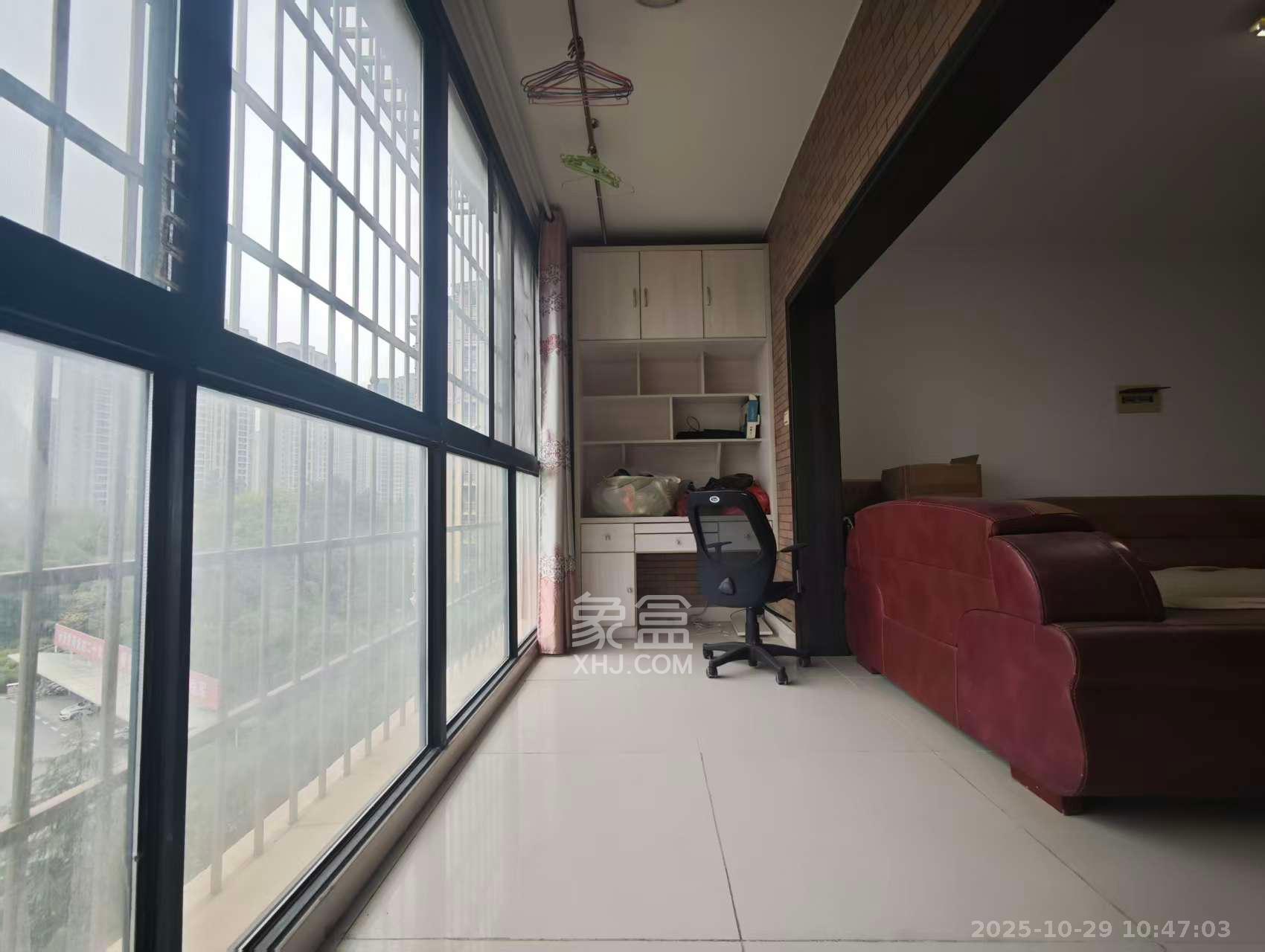 潭邵佳园  4室2厅2卫    45.8万 潭邵佳园  4室2厅2卫    45.8万室内图1