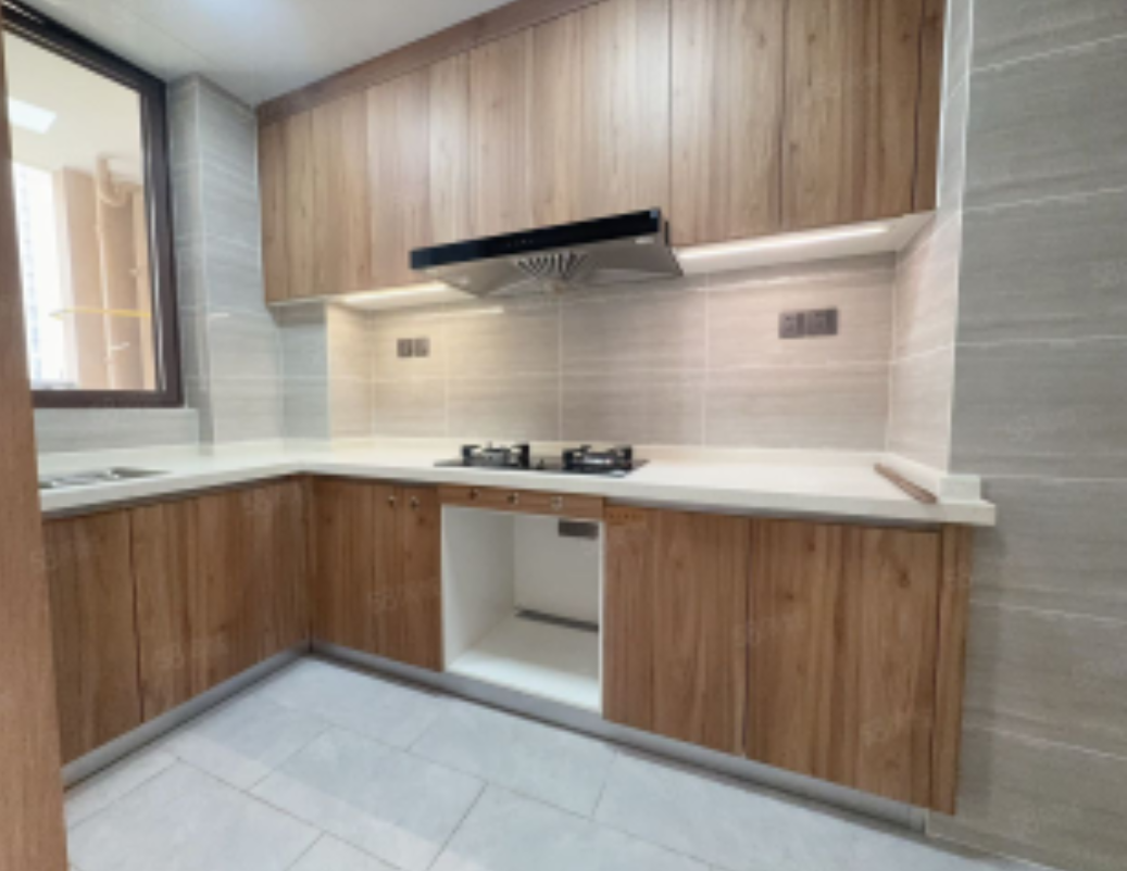 海航豪庭南苑  3室2厅2卫    5500.0元/月 海航豪庭南苑  3室2厅2卫    5500.0元/月室内图