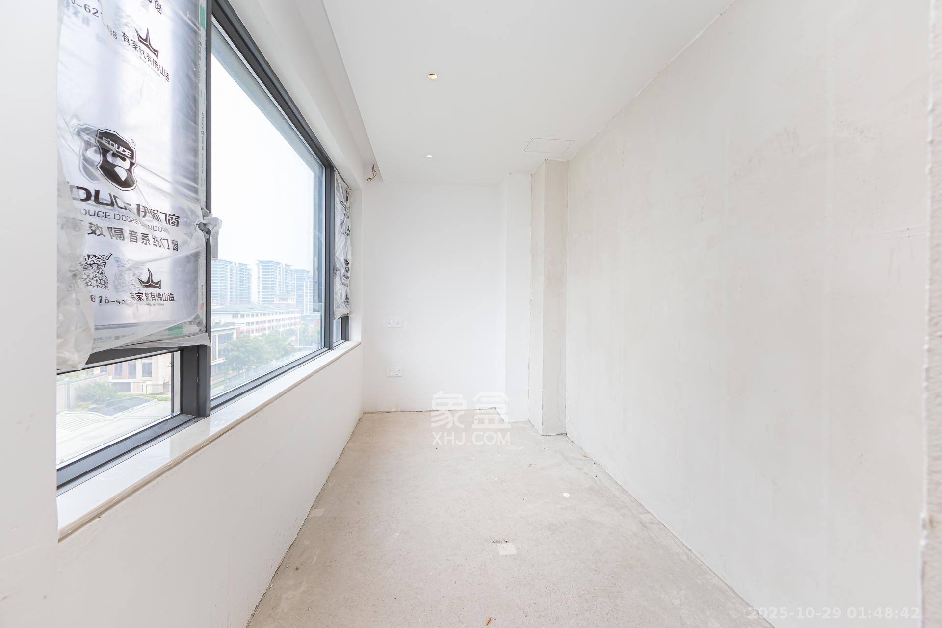 时代建发和著  6室2厅5卫    498.0万 时代建发和著  6室2厅5卫    498.0万厨房