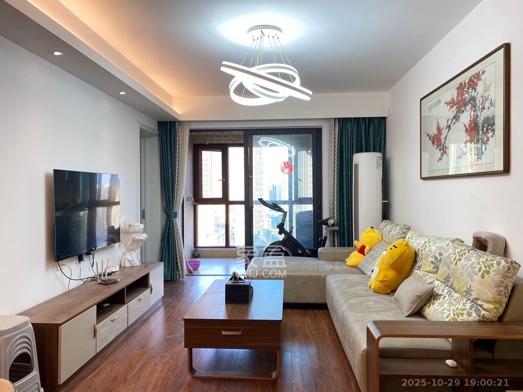 万科魅力之城观澜里 3室2厅2卫 2850.0元/月 万科魅力之城观澜里 3室2厅2卫 2850.0元/月室内图