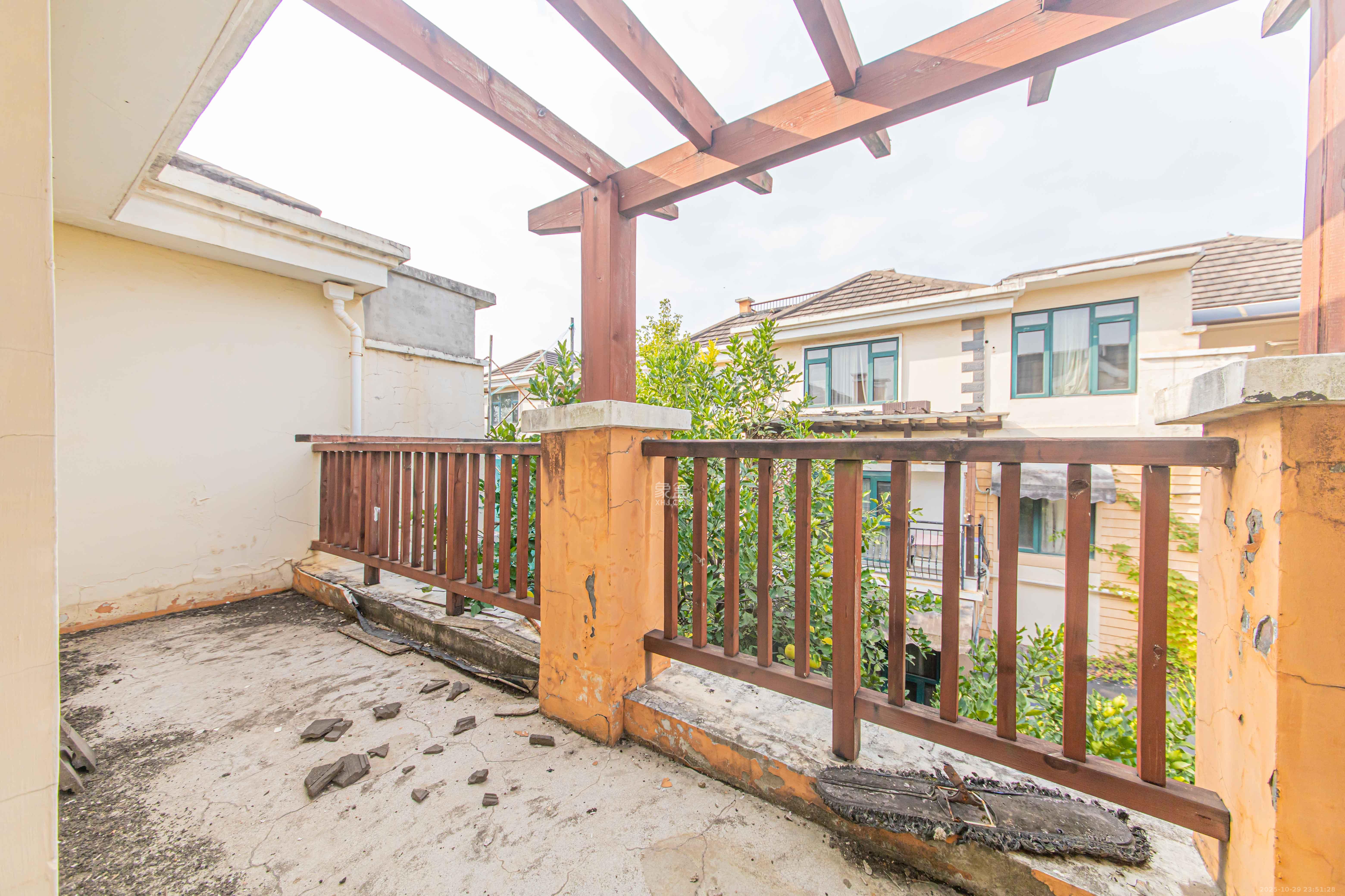 御邦 6室3厅4卫 225.0万 御邦 6室3厅4卫 225.0万阳台