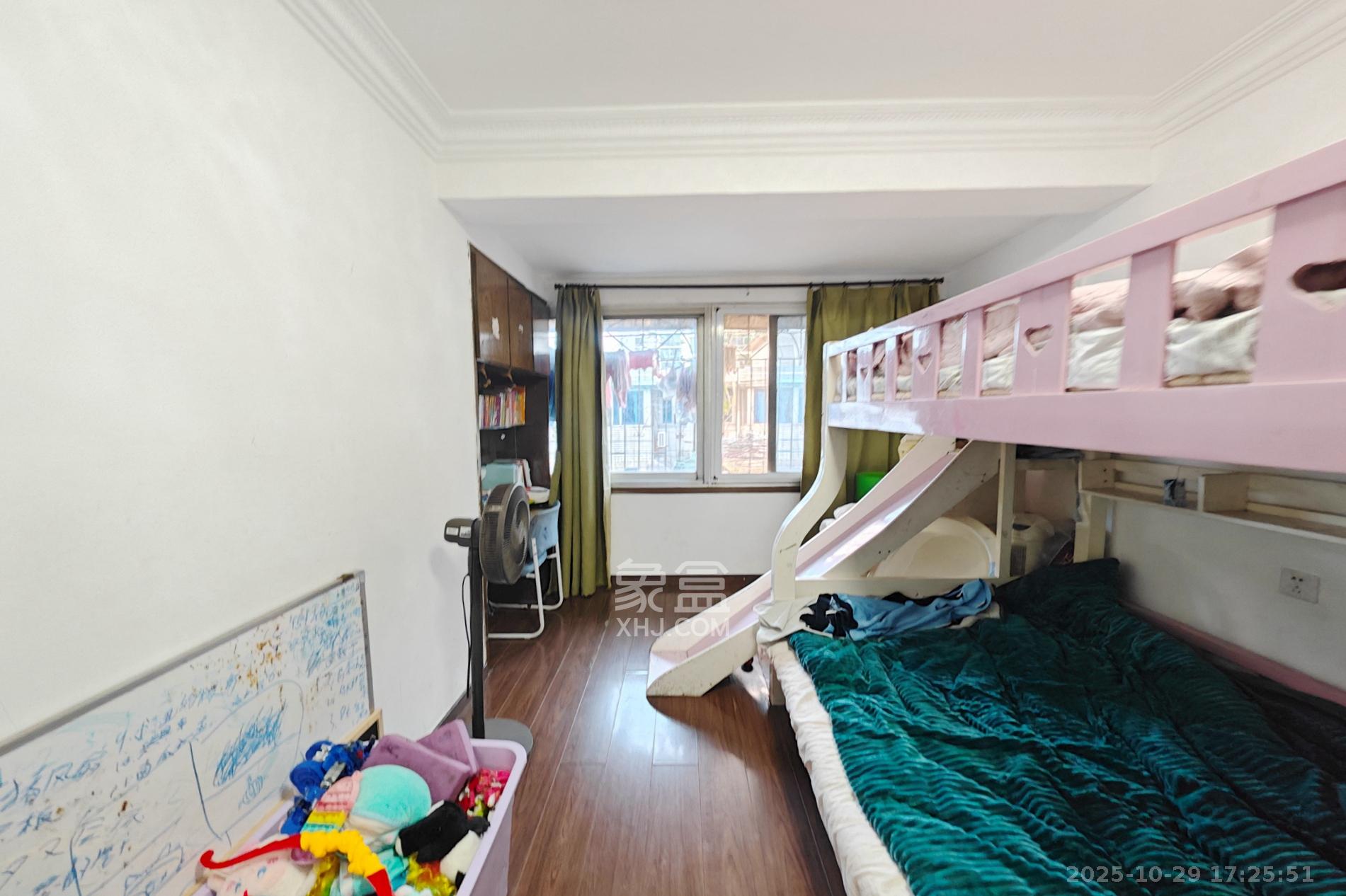 四达花苑  2室1厅1卫    41.8万卧室