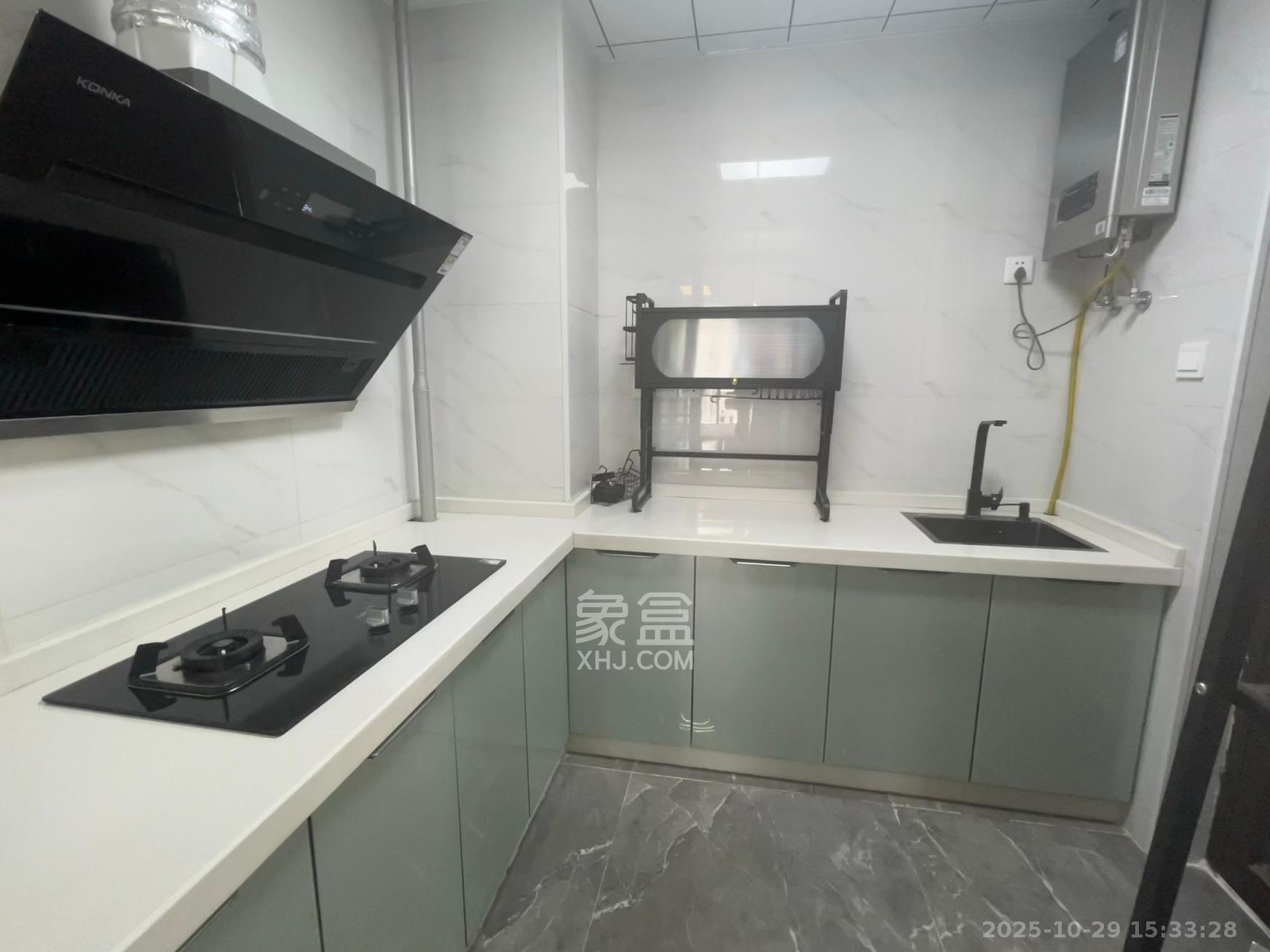 保利大都汇一期、二期  4室2厅2卫    3300.0元/月室内图