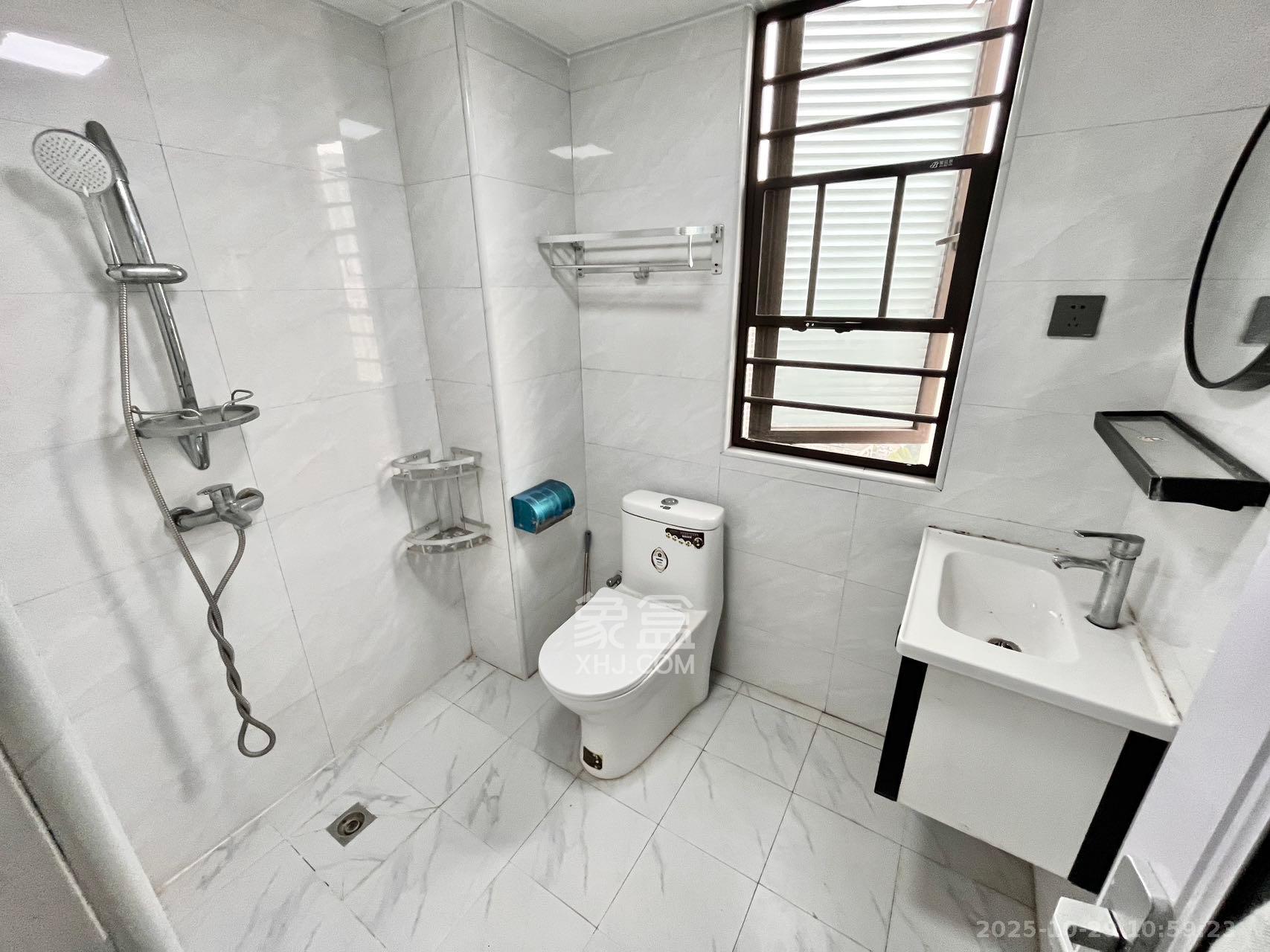 中国铁建梅溪青秀三期  3室2厅2卫    2800.0元/月 中国铁建梅溪青秀三期  3室2厅2卫    2800.0元/月室内图