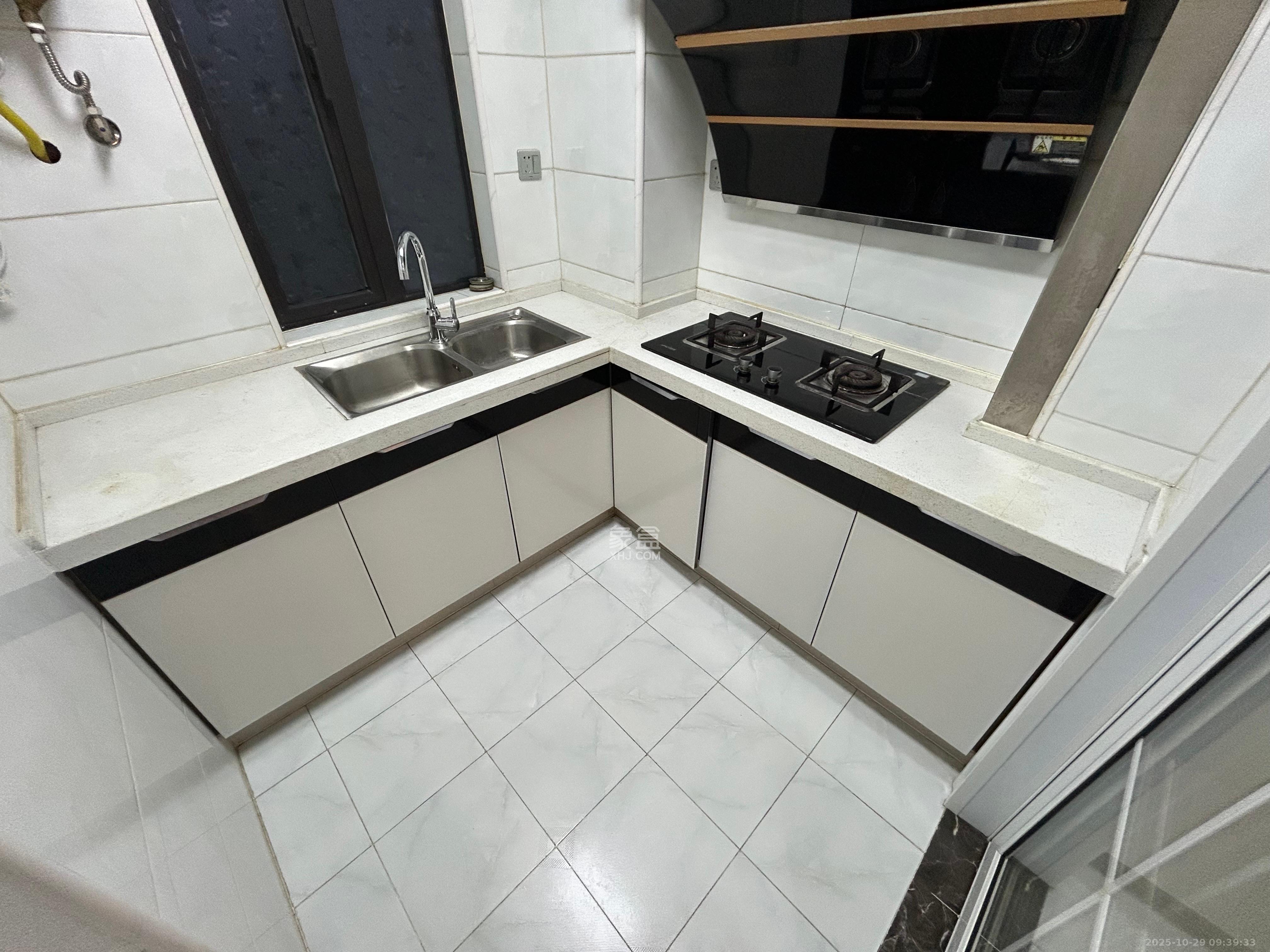 达美D6区  2室1厅1卫    2800.0元/月室内图