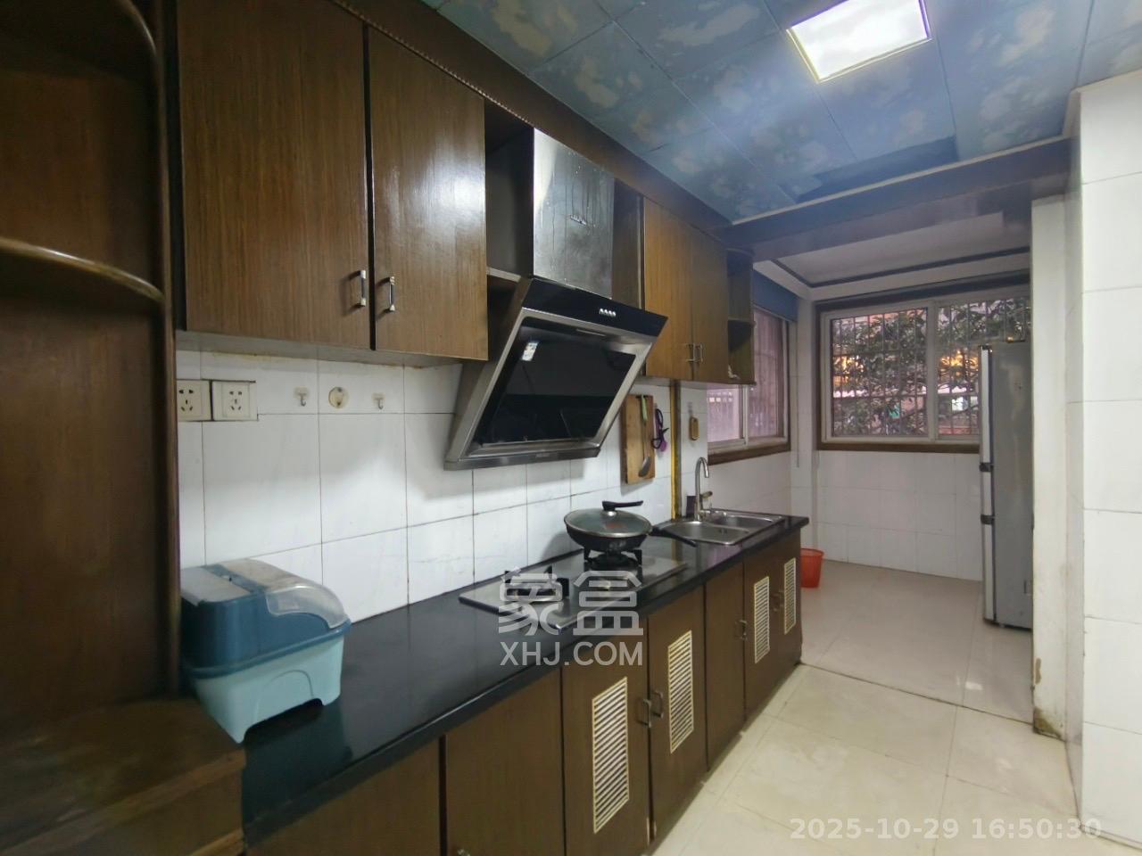 都市春天  3室2厅2卫    2600.0元/月室内图