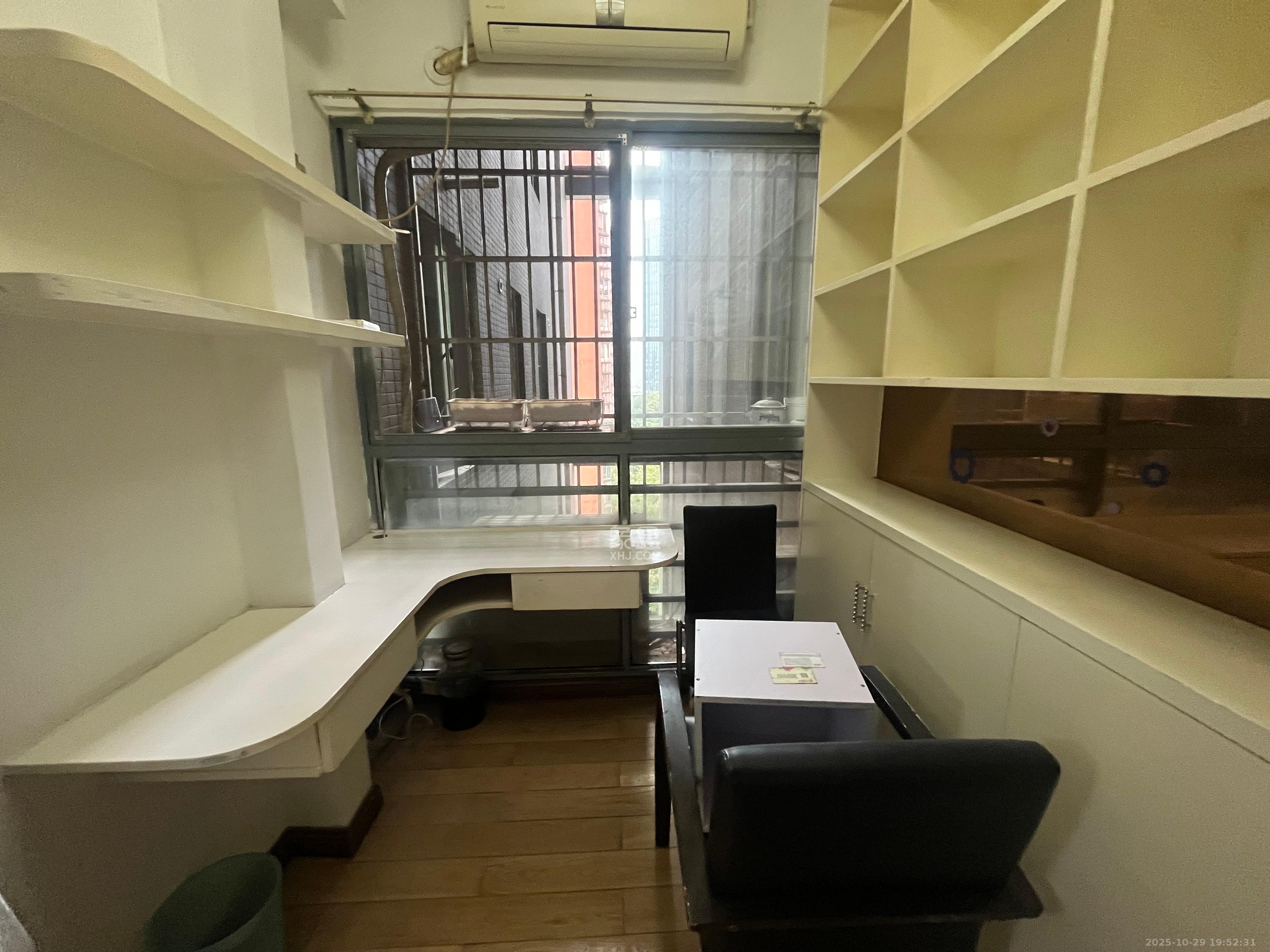 滨江君悦香邸  4室2厅2卫    3500.0元/月 滨江君悦香邸  4室2厅2卫    3500.0元/月室内图