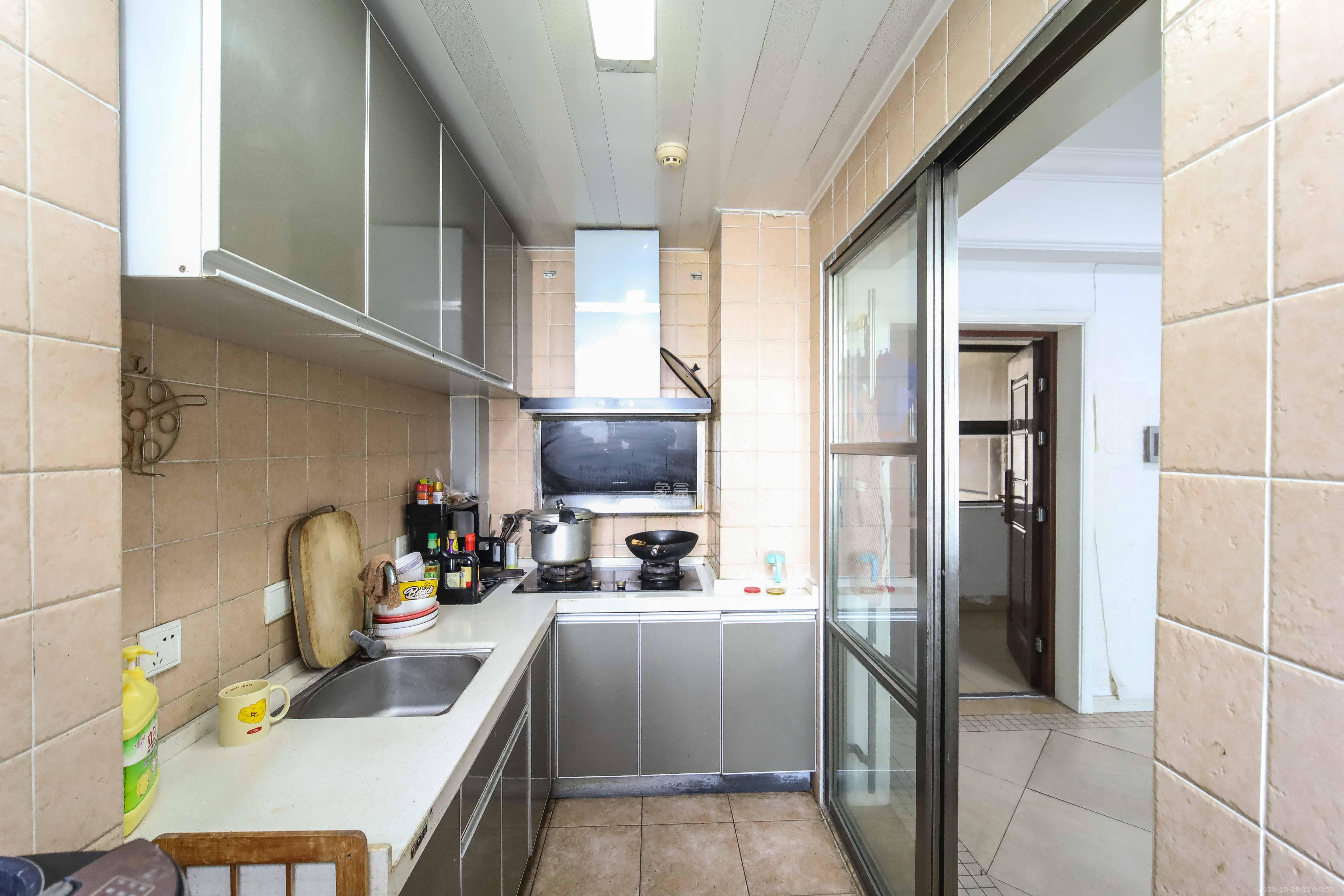 上东辛顿公寓  2室1厅1卫    59.8万厨房