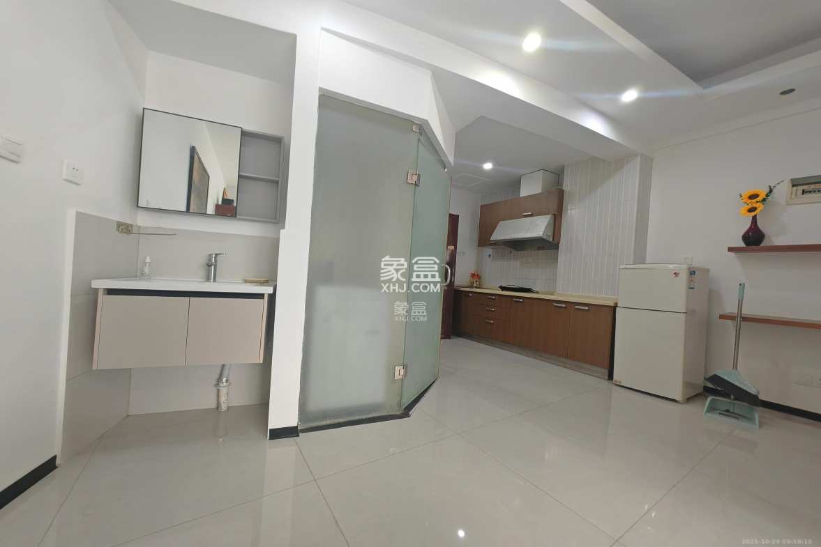 通华天都 1室1厅1卫 1700.0元/月 通华天都 1室1厅1卫 1700.0元/月室内图