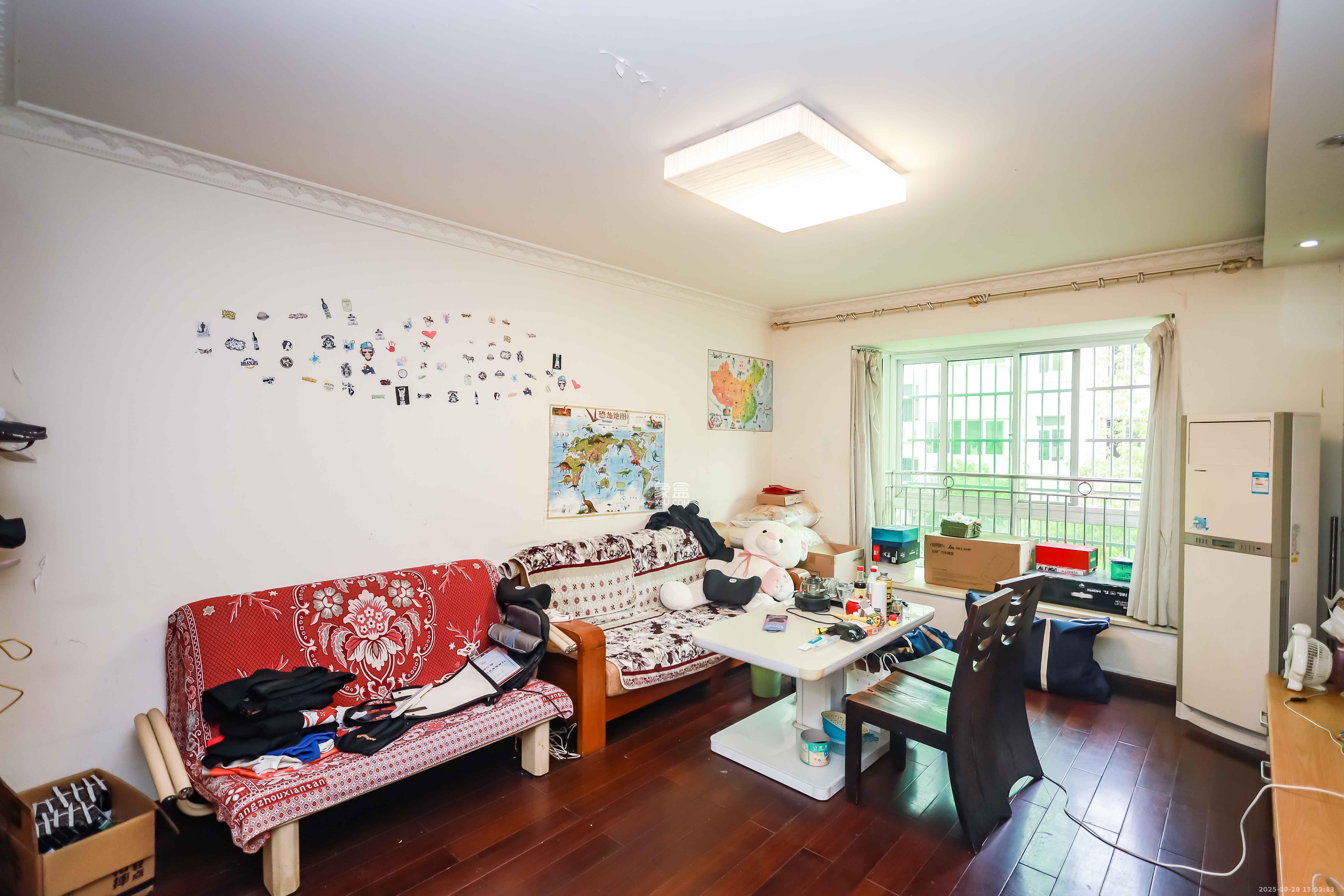 咸嘉新村嘉旺苑  3室2厅2卫    2500.0元/月 咸嘉新村嘉旺苑  3室2厅2卫    2500.0元/月