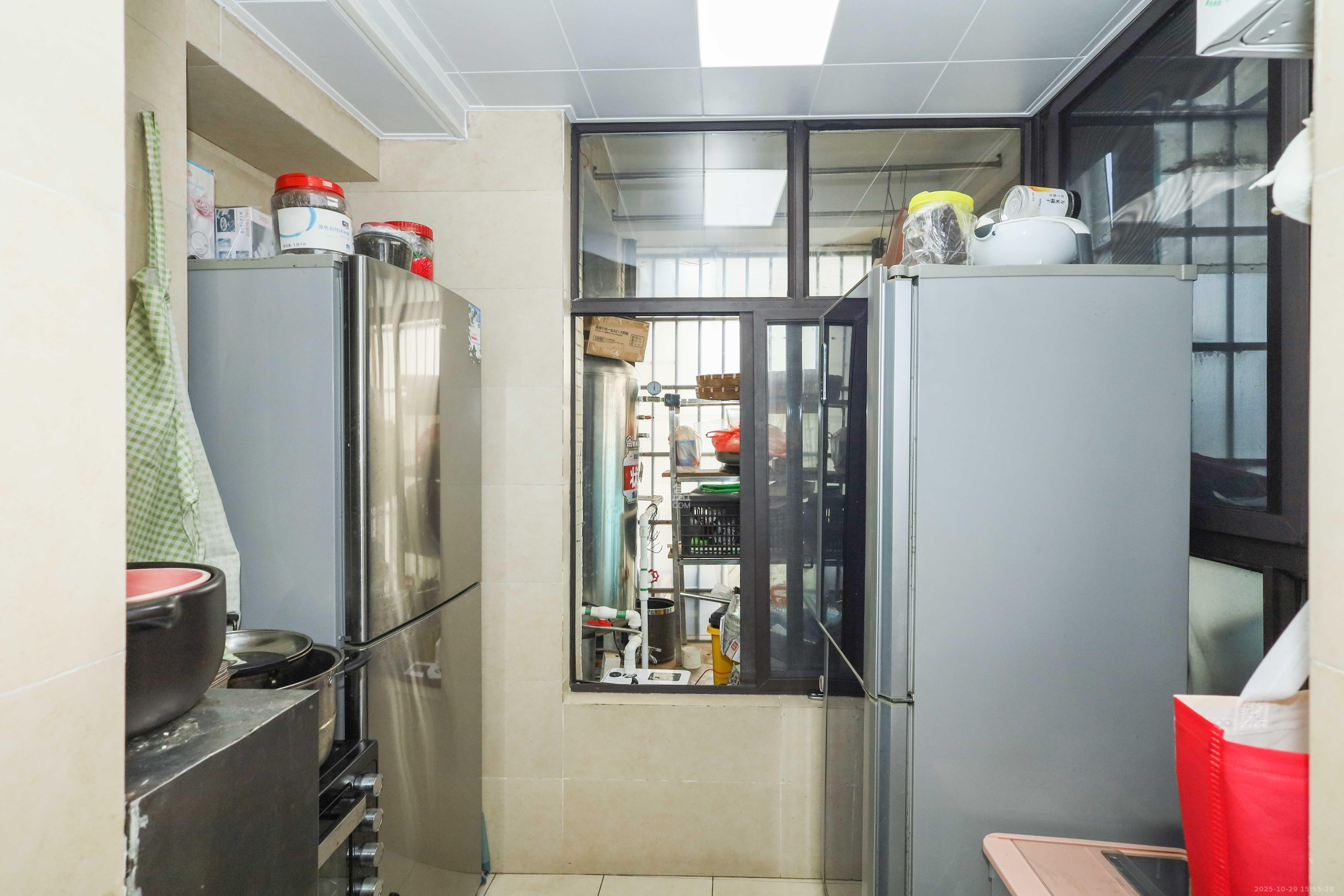 保利麓谷林语E区  4室2厅2卫    121.0万厨房