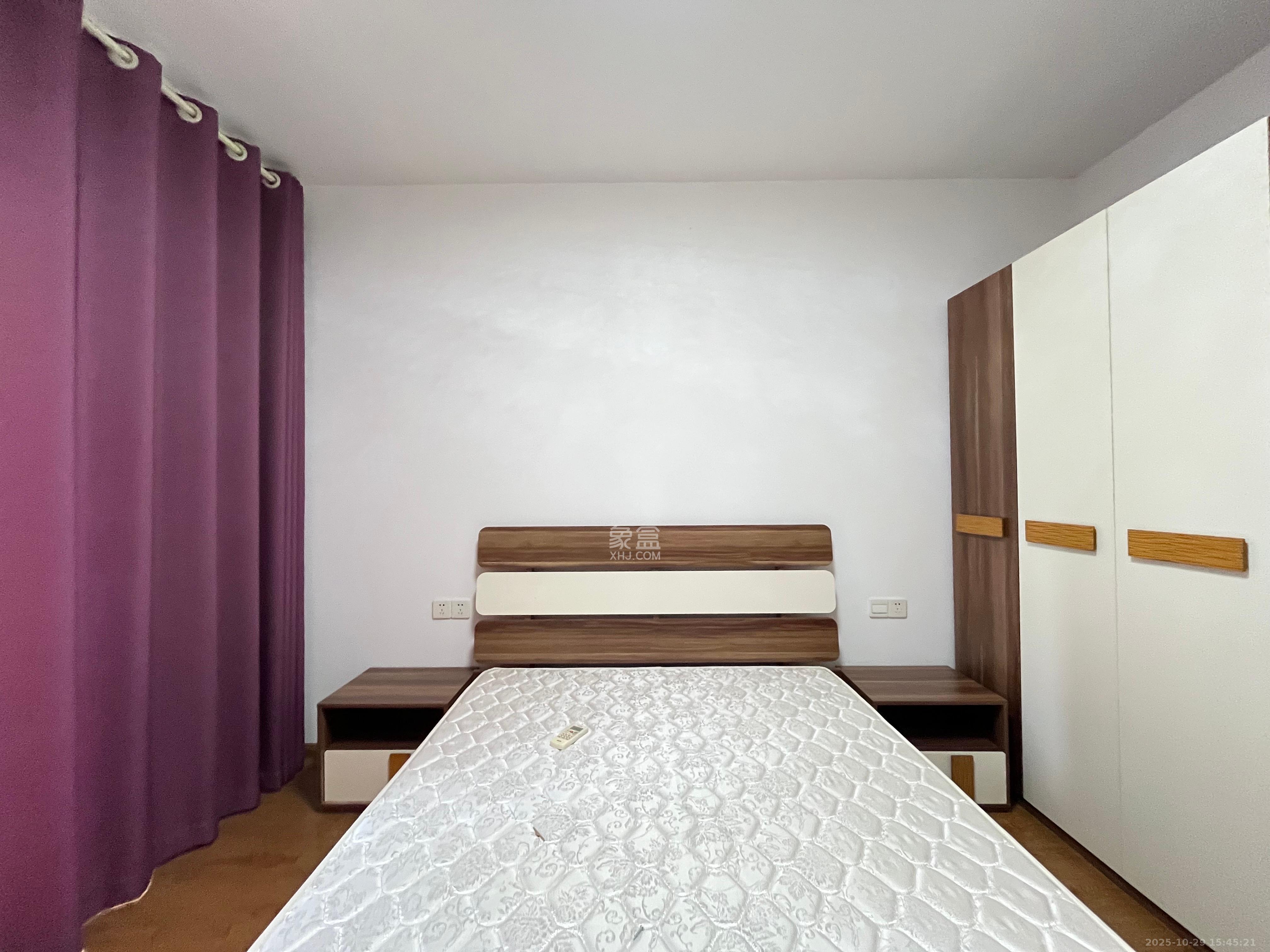 绿地之窗  3室1厅1卫    1900.0元/月室内图