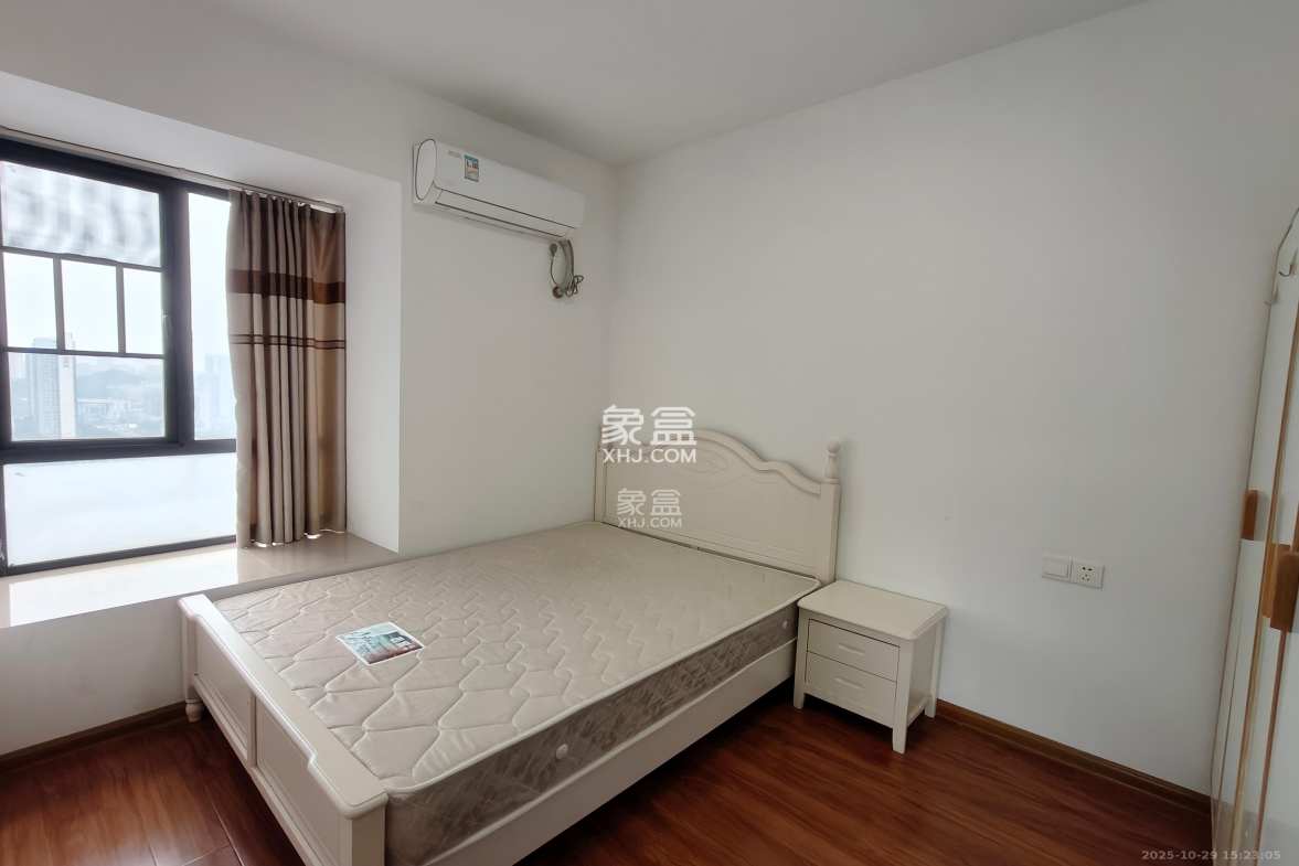 盛世耀凯 3室2厅2卫 2600.0元/月 盛世耀凯 3室2厅2卫 2600.0元/月室内图