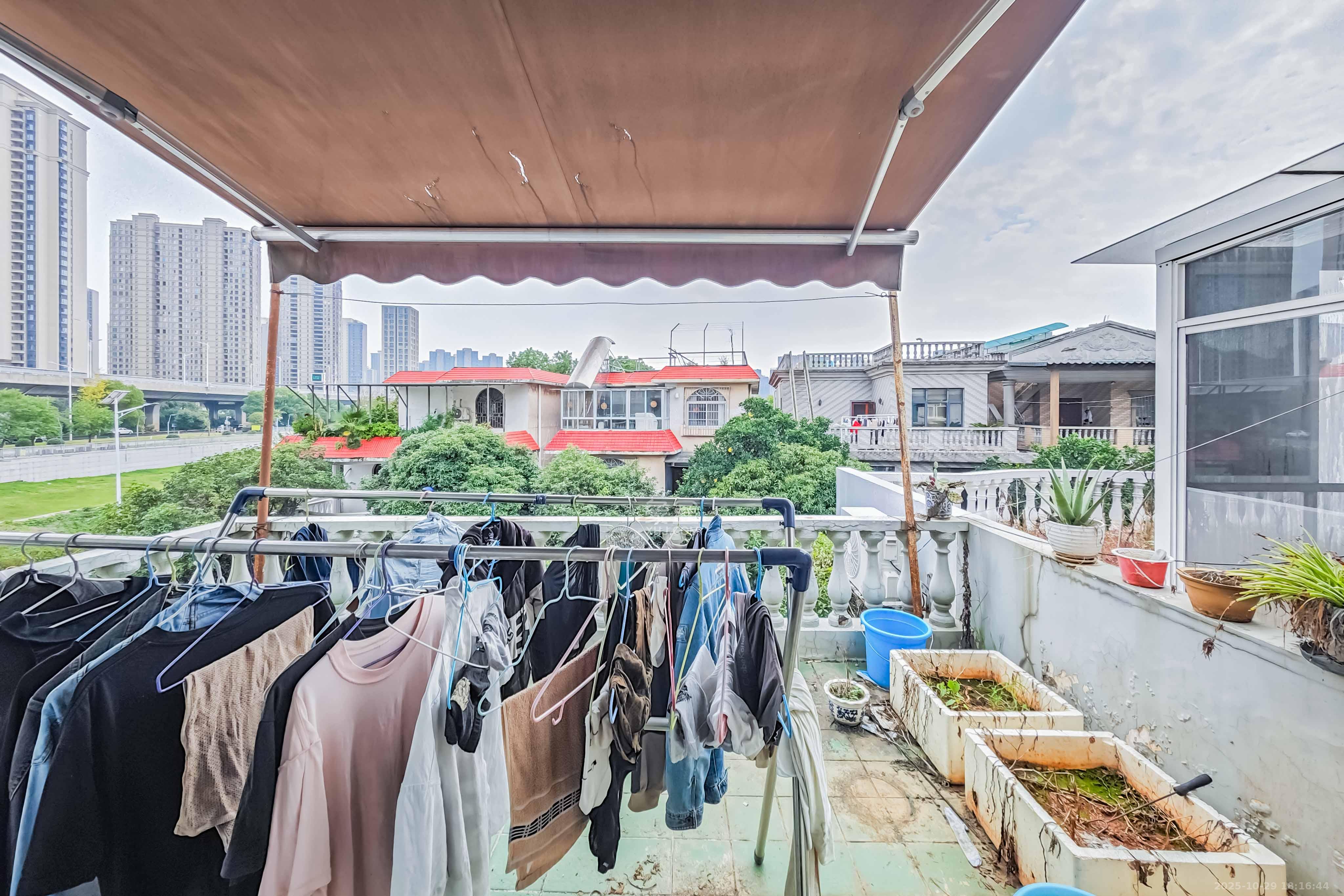 碧翠园（中房）  4室2厅3卫    188.0万其他