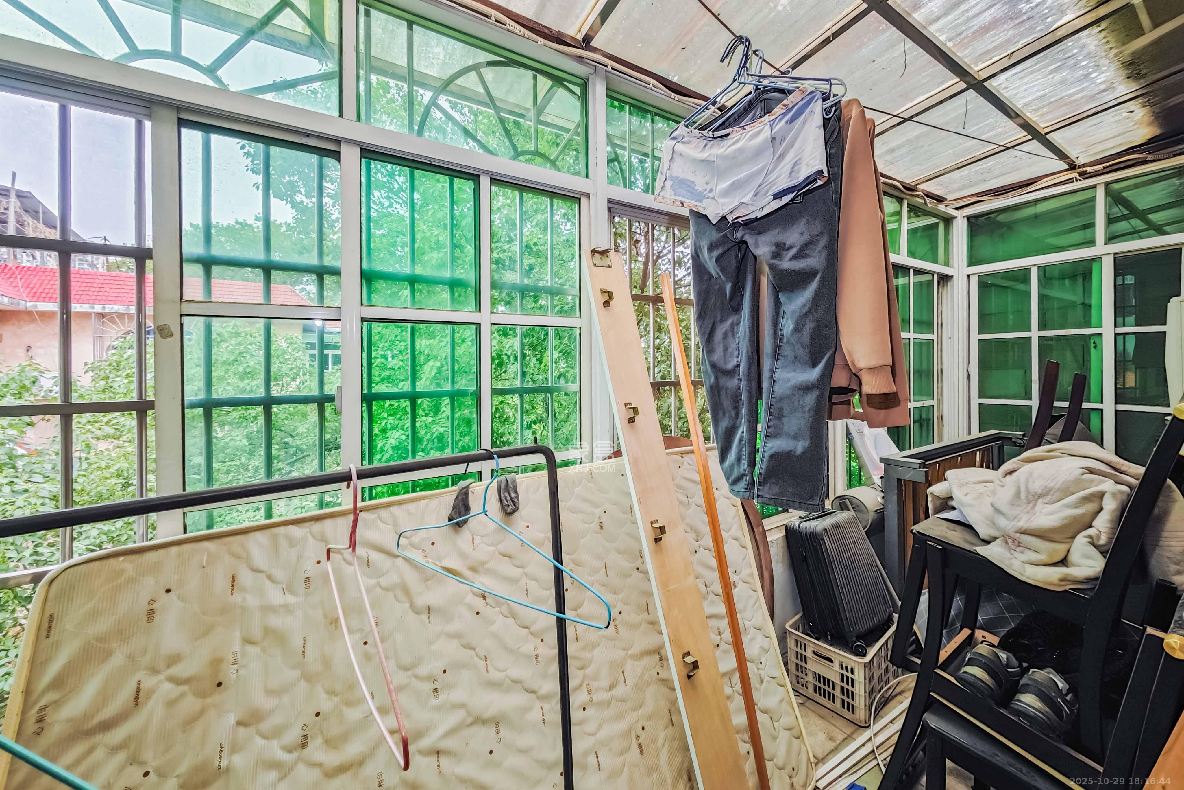 碧翠园（中房）  4室2厅3卫    188.0万其他