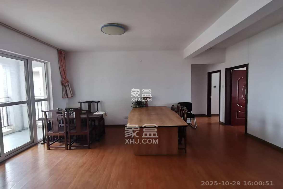 上河国际C区  3室1厅2卫    2500.0元/月 上河国际C区  3室1厅2卫    2500.0元/月室内图