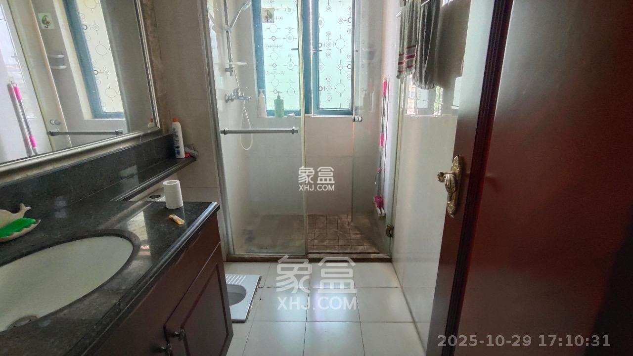 恒大雅苑 1室2厅1卫 2500.0元/月 恒大雅苑 1室2厅1卫 2500.0元/月室内图