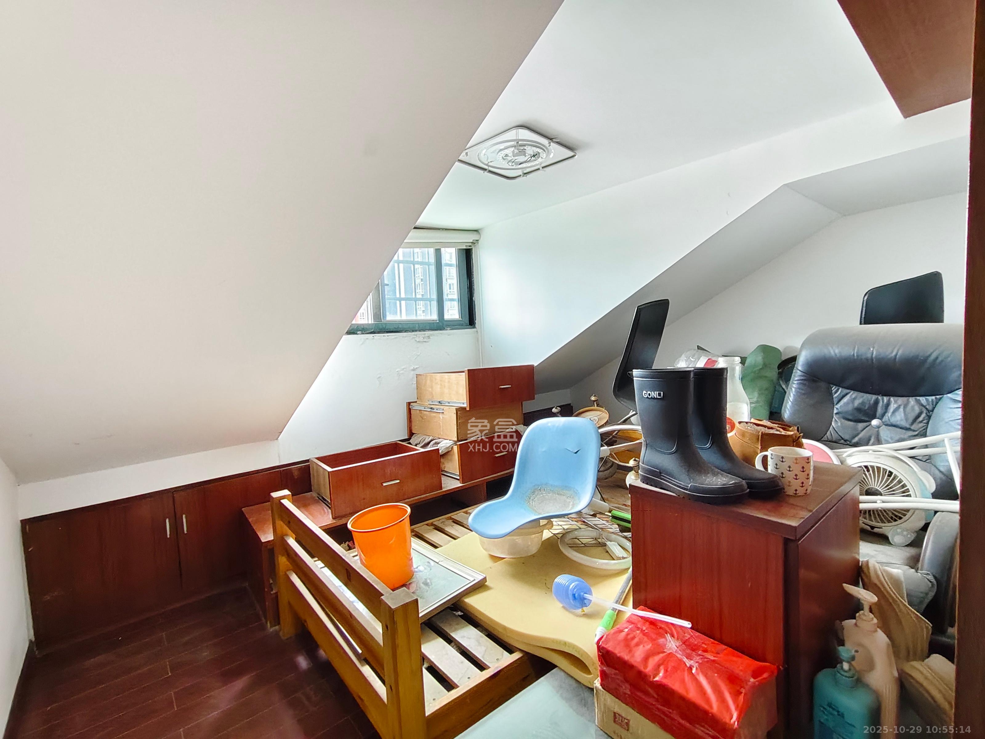 浏阳河畔家园  7室2厅2卫    3700.0元/月室内图