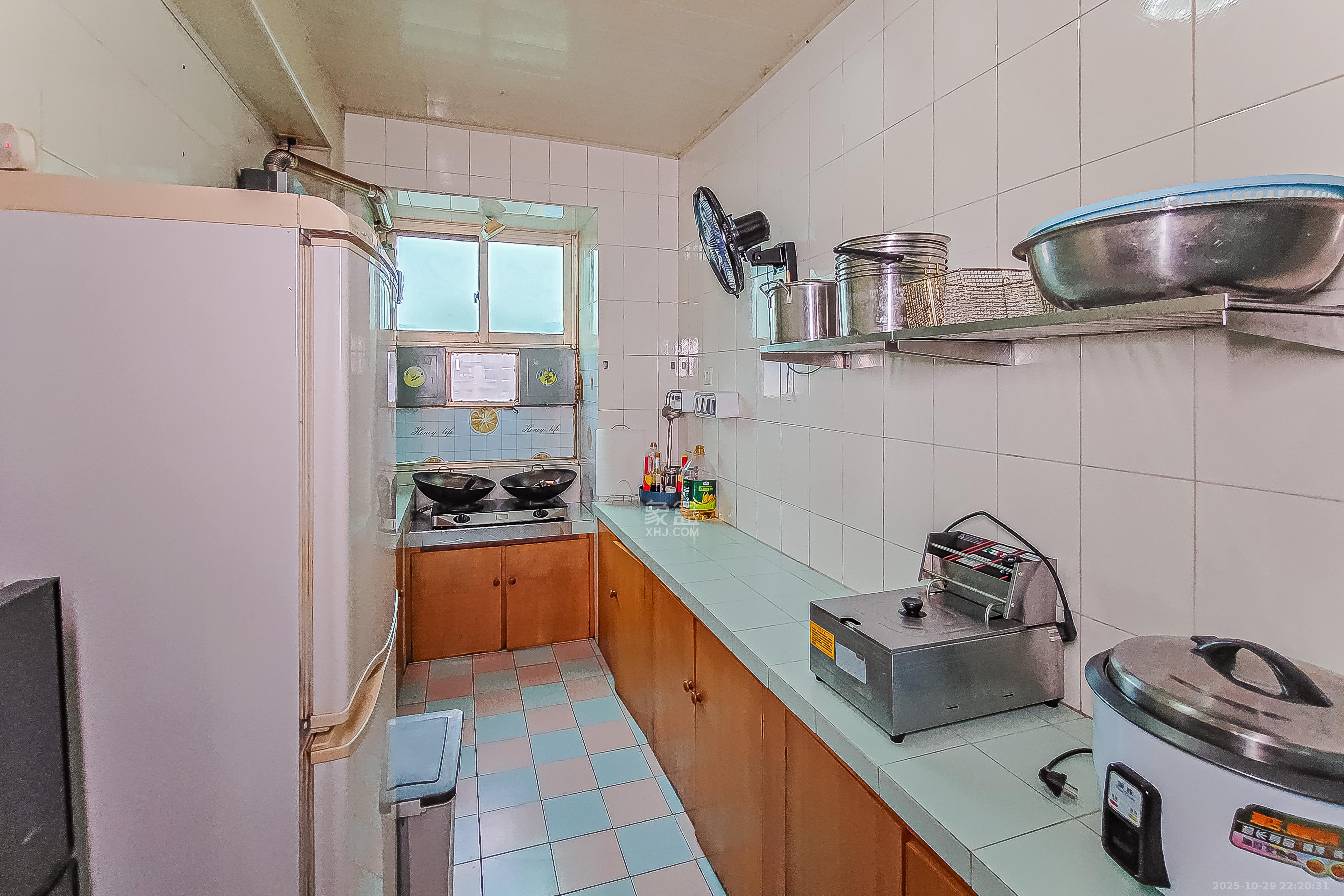 向东园社区(国税局宿舍)  3室2厅2卫    98.0万厨房