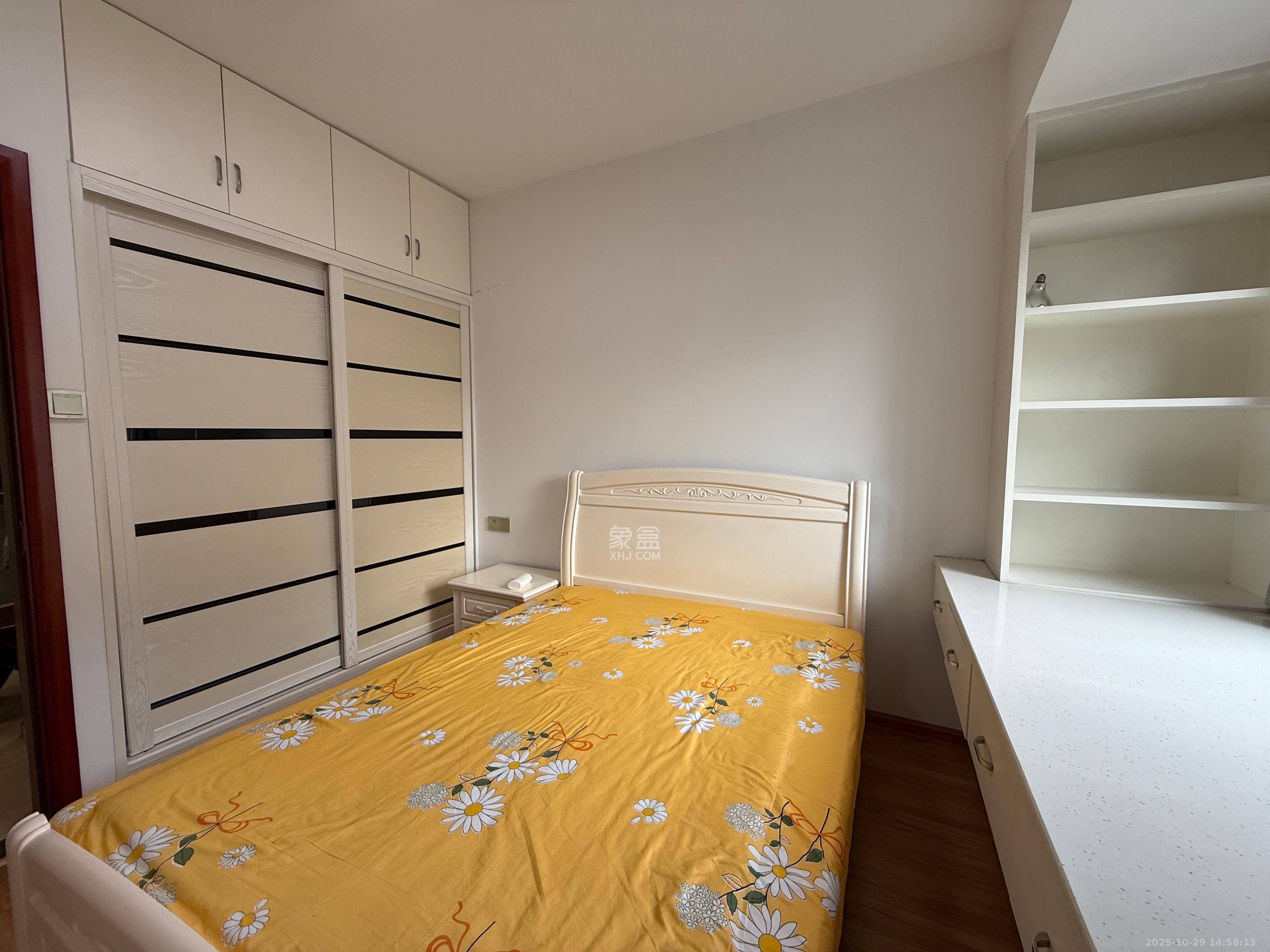 凯轩云顶  2室2厅1卫    2400.0元/月 凯轩云顶  2室2厅1卫    2400.0元/月室内图