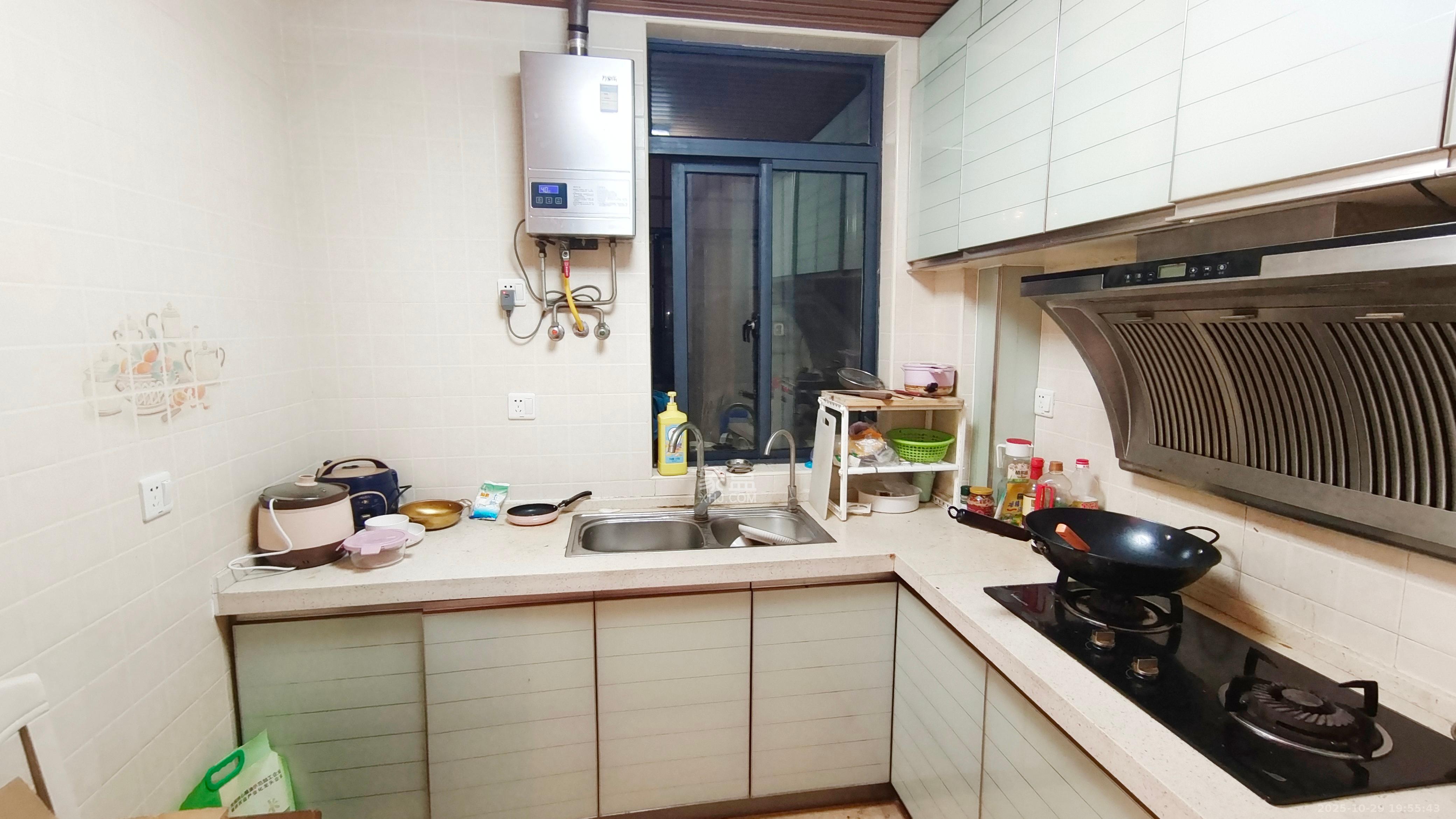 江河双水湾  2室2厅1卫    2000.0元/月室内图