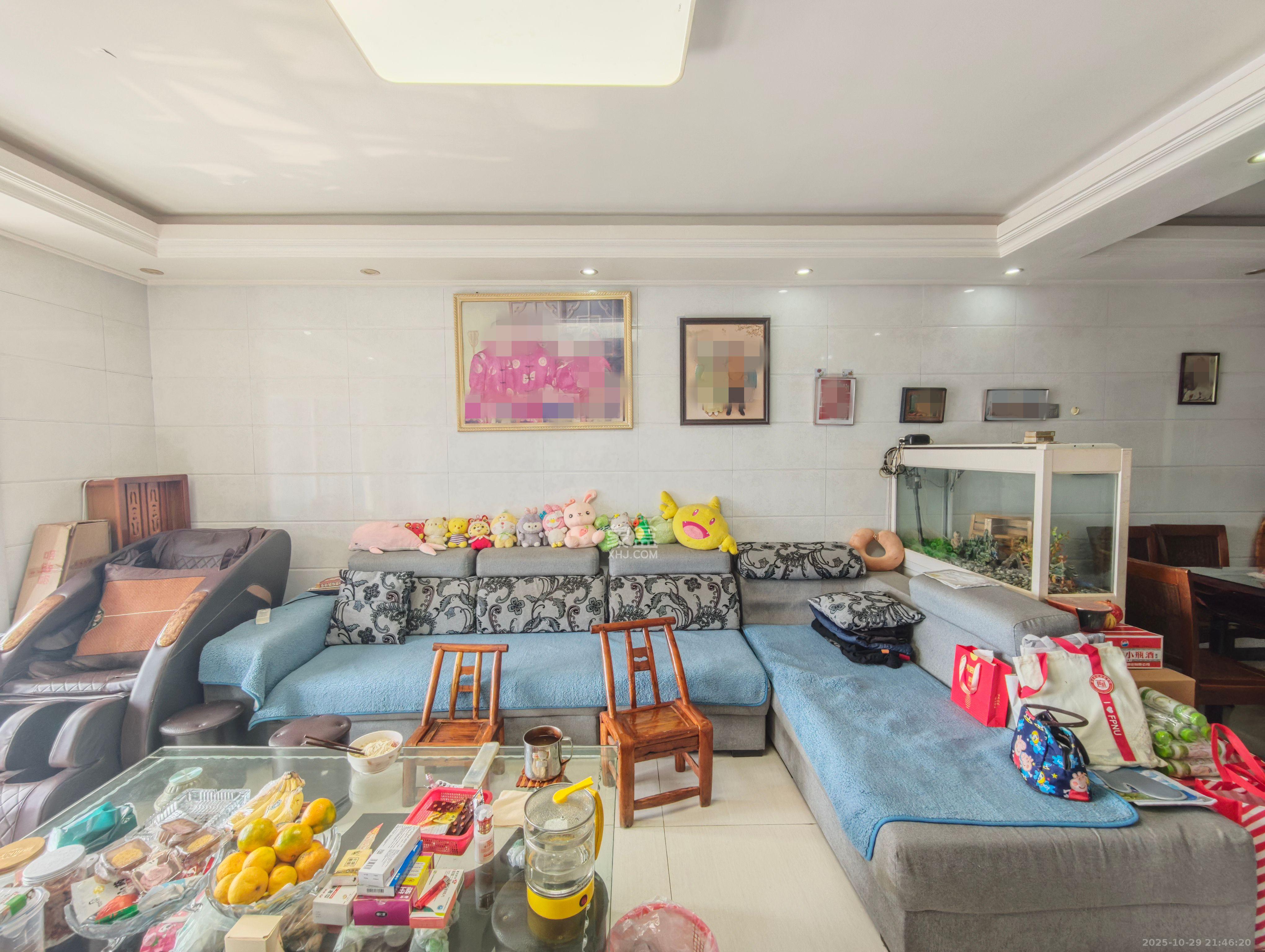 华悦城 1室2厅1卫 92.8万 华悦城 1室2厅1卫 92.8万客厅