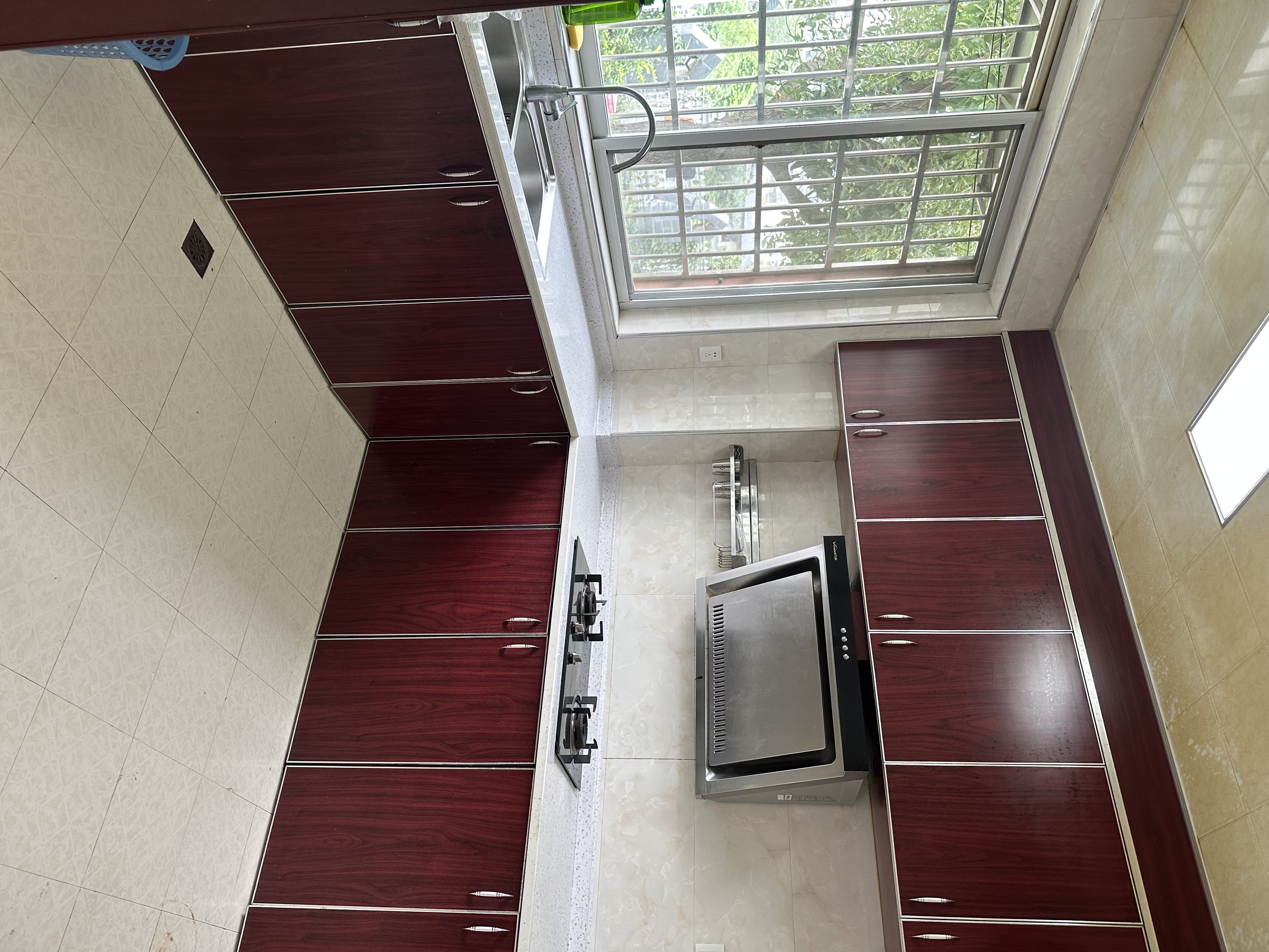 幸福阳光小区  3室2厅2卫    46.8万客厅