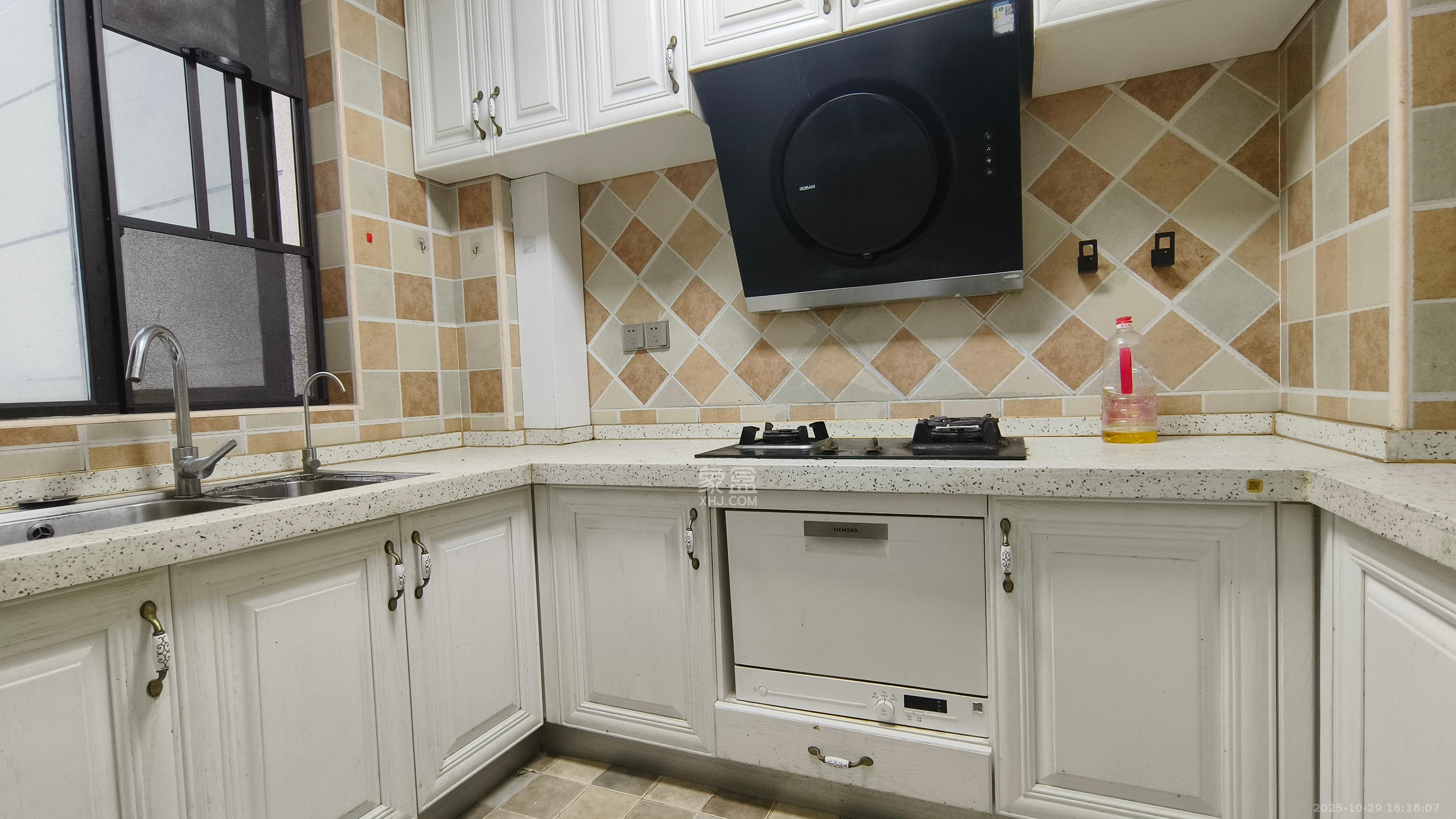 锦天金岸雅苑  4室2厅2卫    4000.0元/月 锦天金岸雅苑  4室2厅2卫    4000.0元/月室内图