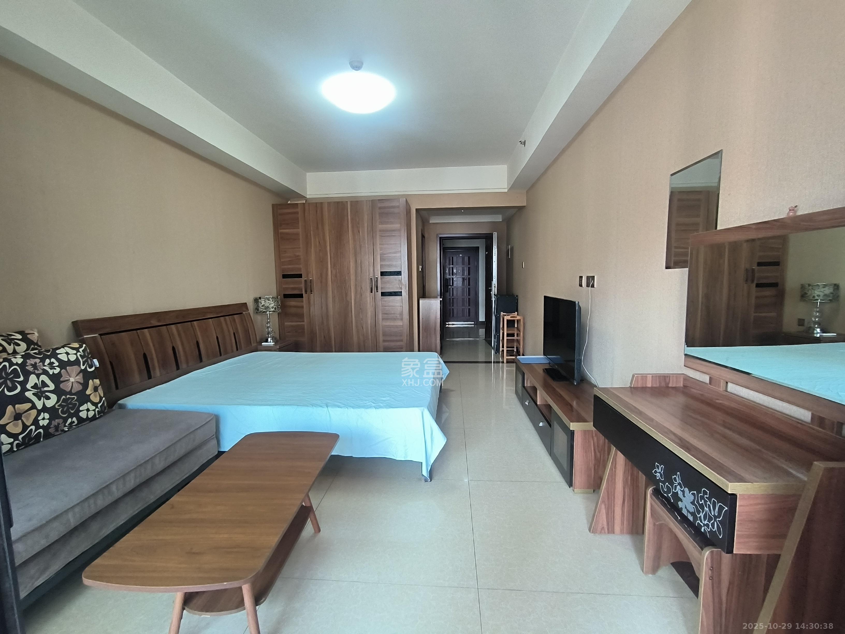 东塘瑞府  1室1厅1卫    1700.0元/月