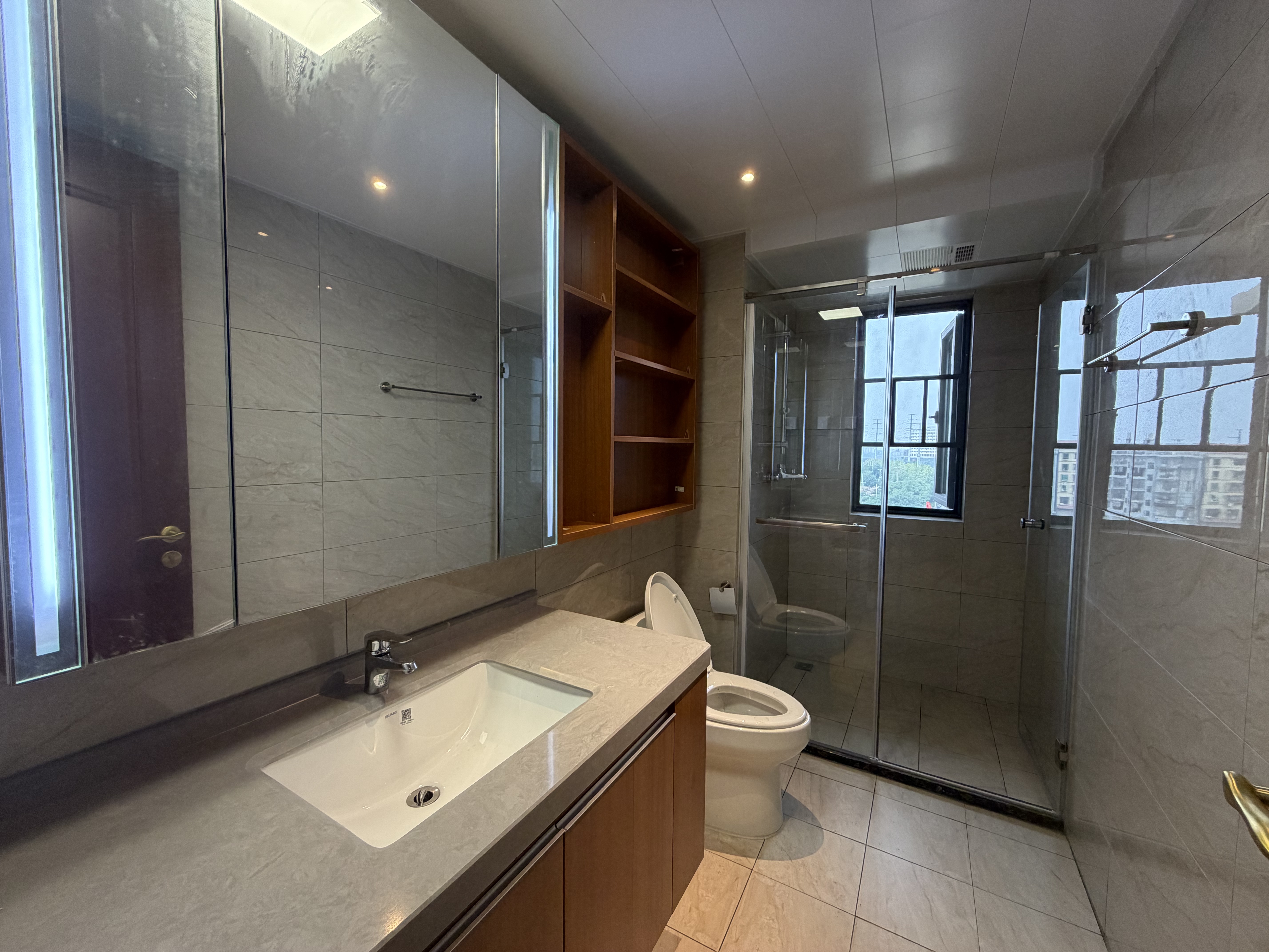 恒大名都  1室3厅2卫    2000.0元/月 恒大名都  1室3厅2卫    2000.0元/月室内图