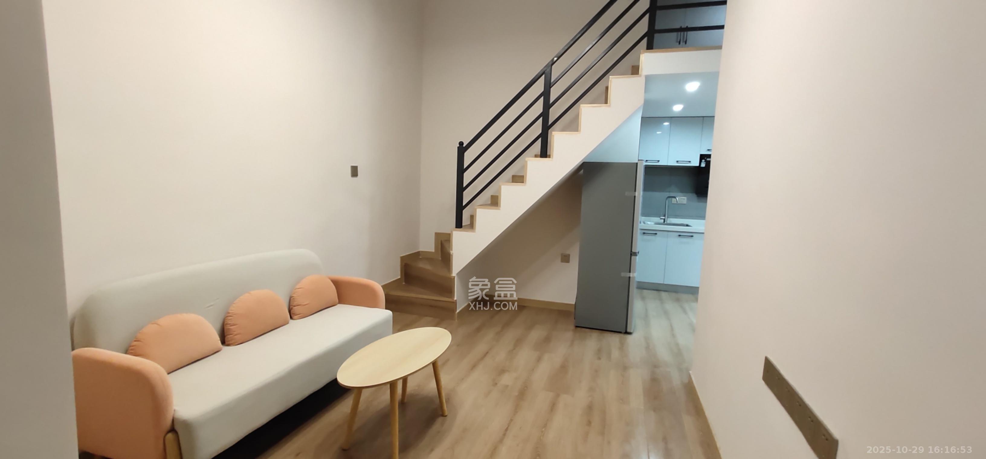 裕天国际商汇中心 1室1厅1卫 1500.0元/月 裕天国际商汇中心 1室1厅1卫 1500.0元/月室内图