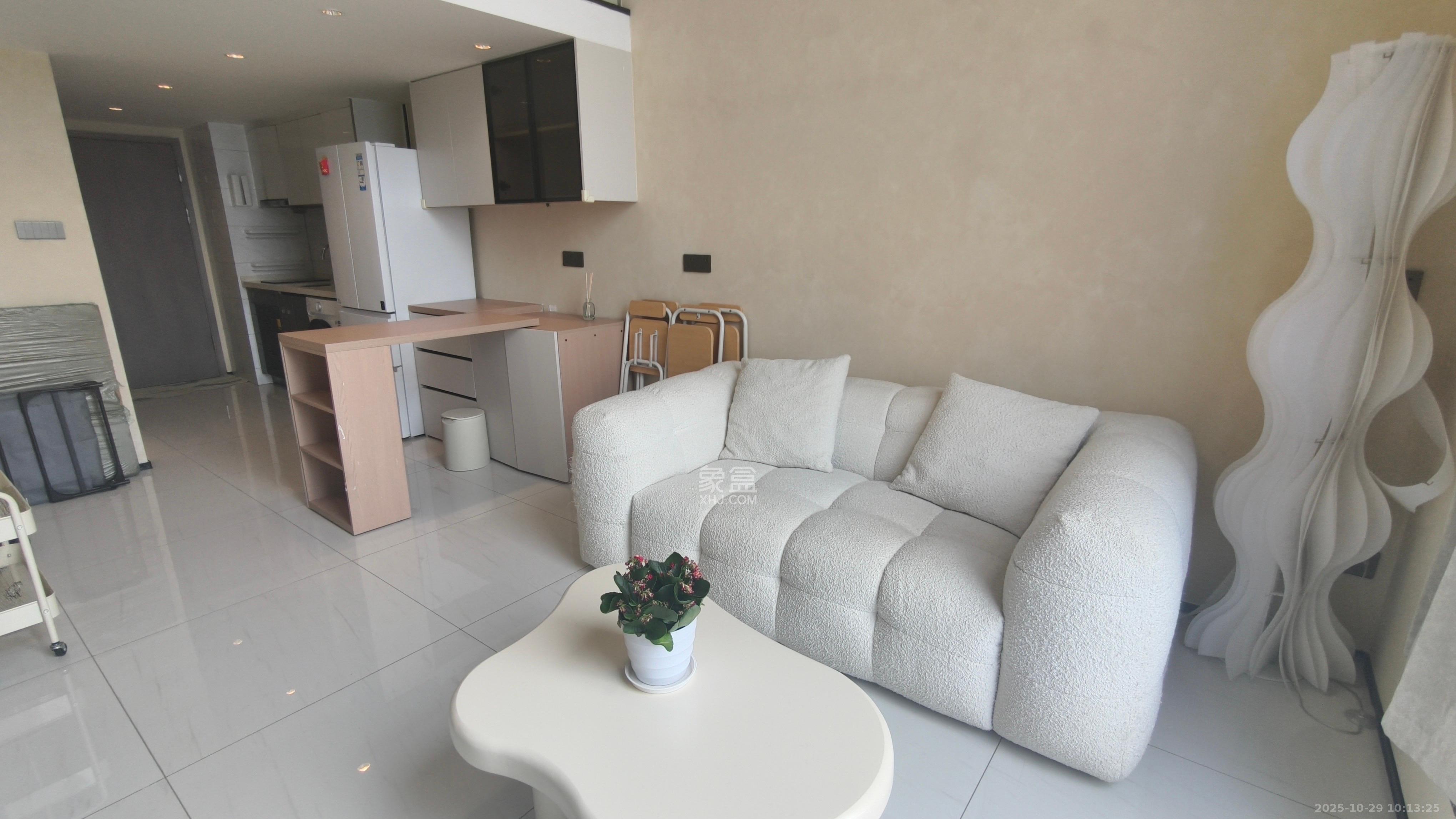 藏珑湖上公馆  1室0厅0卫    3000.0元/月 藏珑湖上公馆  1室0厅0卫    3000.0元/月