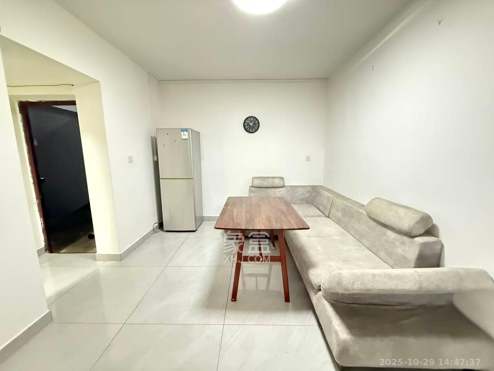 吉景小区  3室1厅1卫    2200.0元/月室内图1