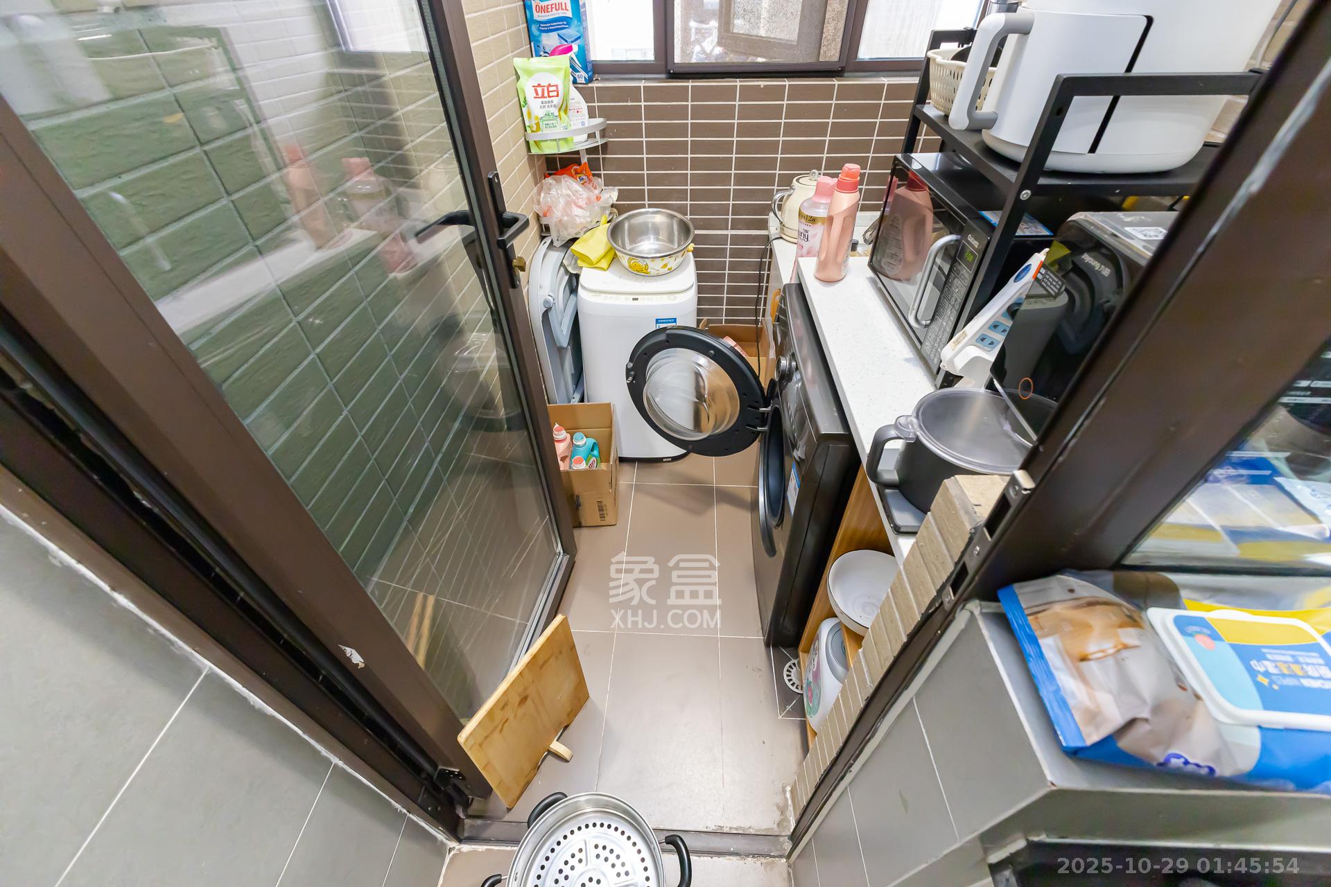 时代倾城二期  2室2厅1卫    65.0万阳台