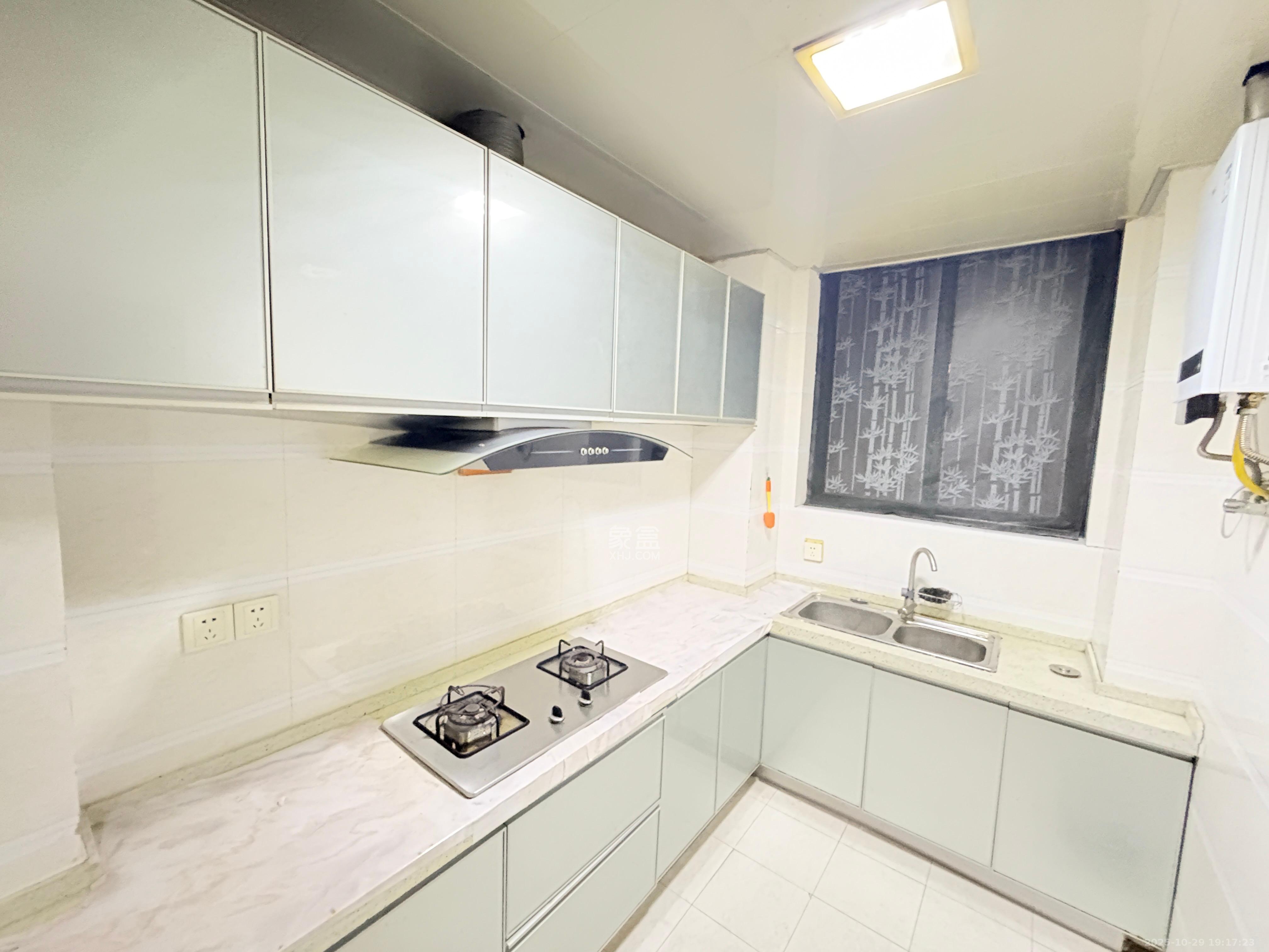 东玺门  1室1厅1卫    1700.0元/月 东玺门  1室1厅1卫    1700.0元/月室内图