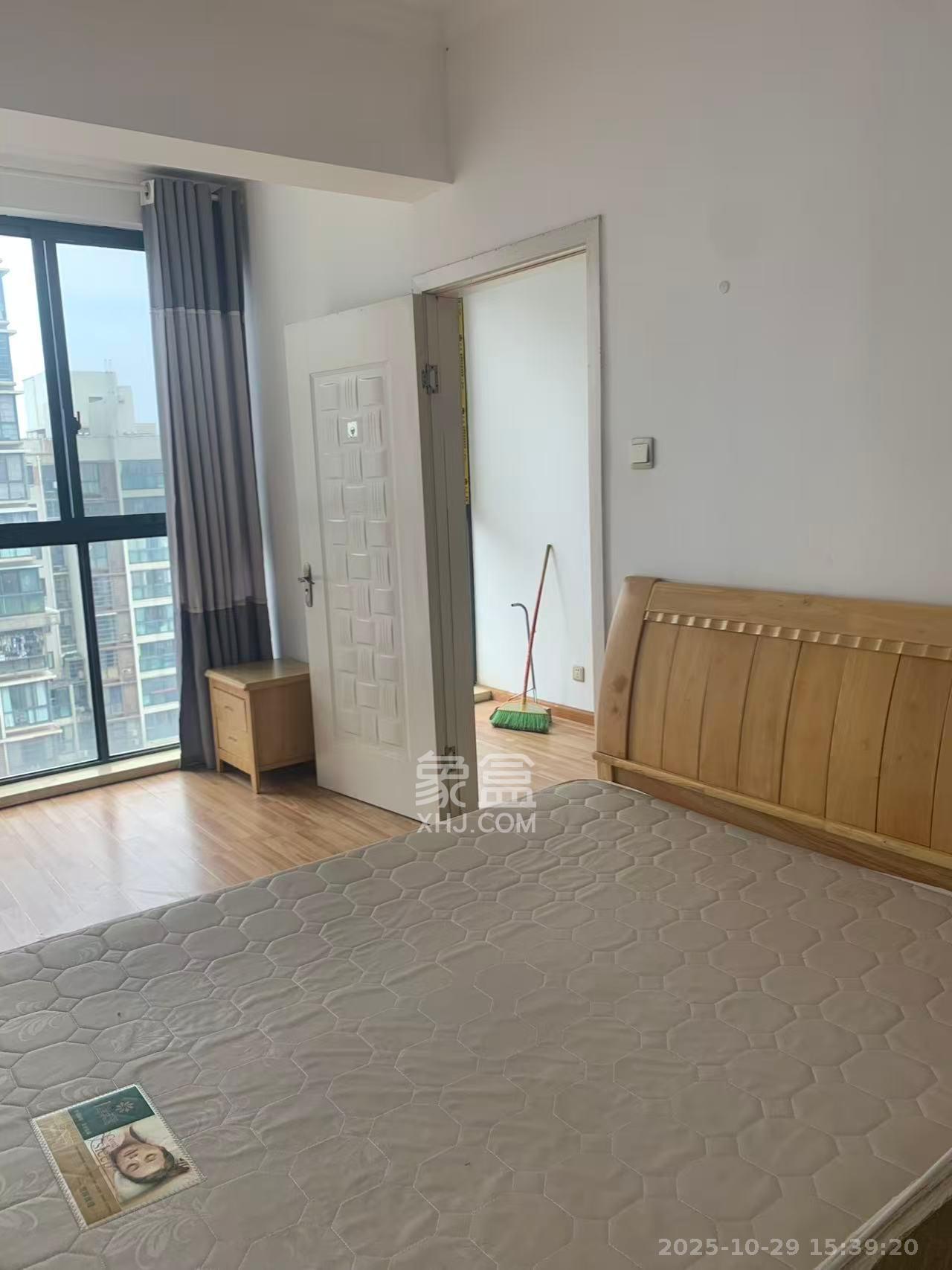 城南故事家园 3室2厅2卫 2200.0元/月 城南故事家园 3室2厅2卫 2200.0元/月室内图