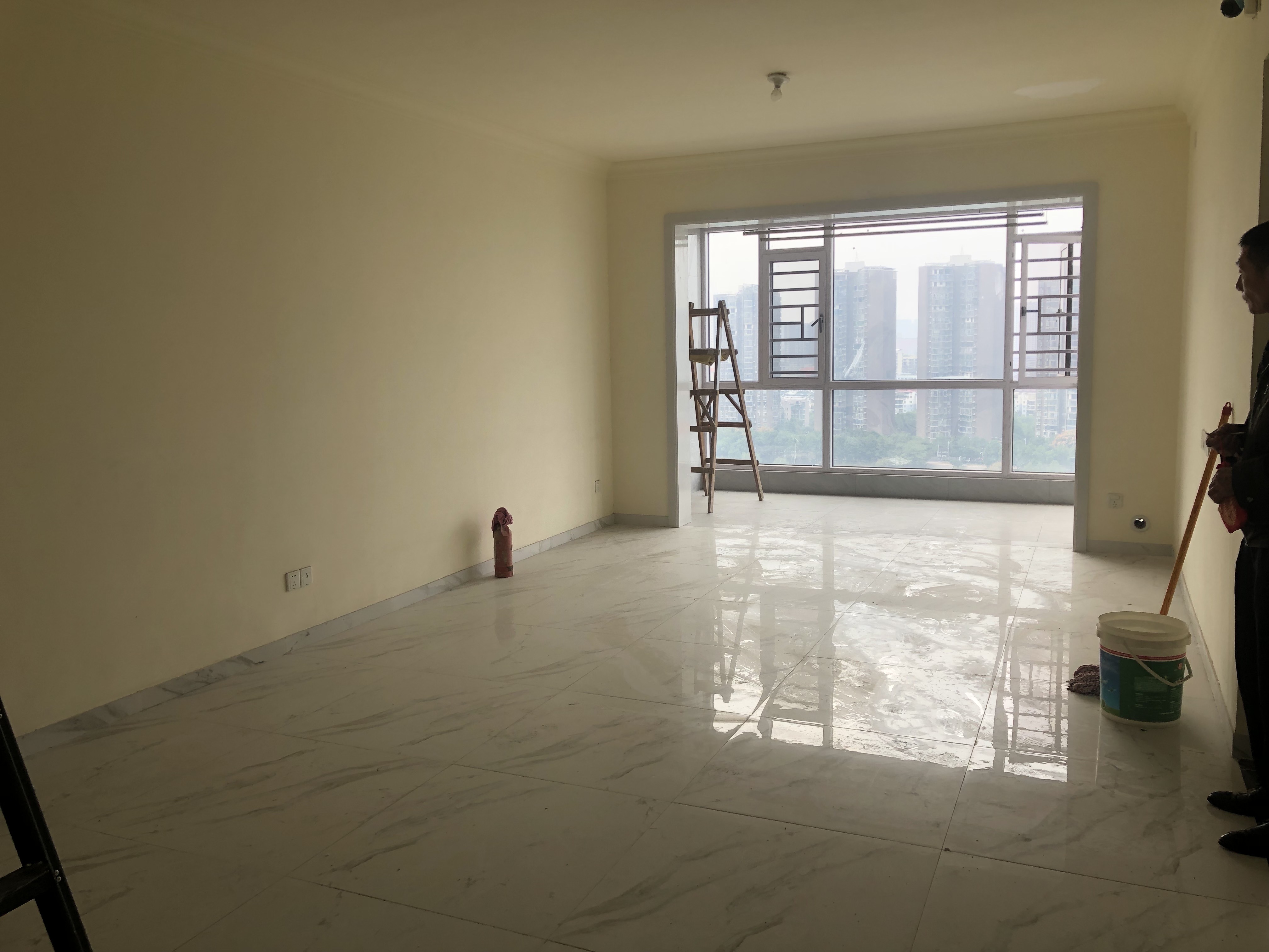 华耀碧桂园十里江湾天汇 3室2厅1卫 1500.0元/月 华耀碧桂园十里江湾天汇 3室2厅1卫 1500.0元/月室内图