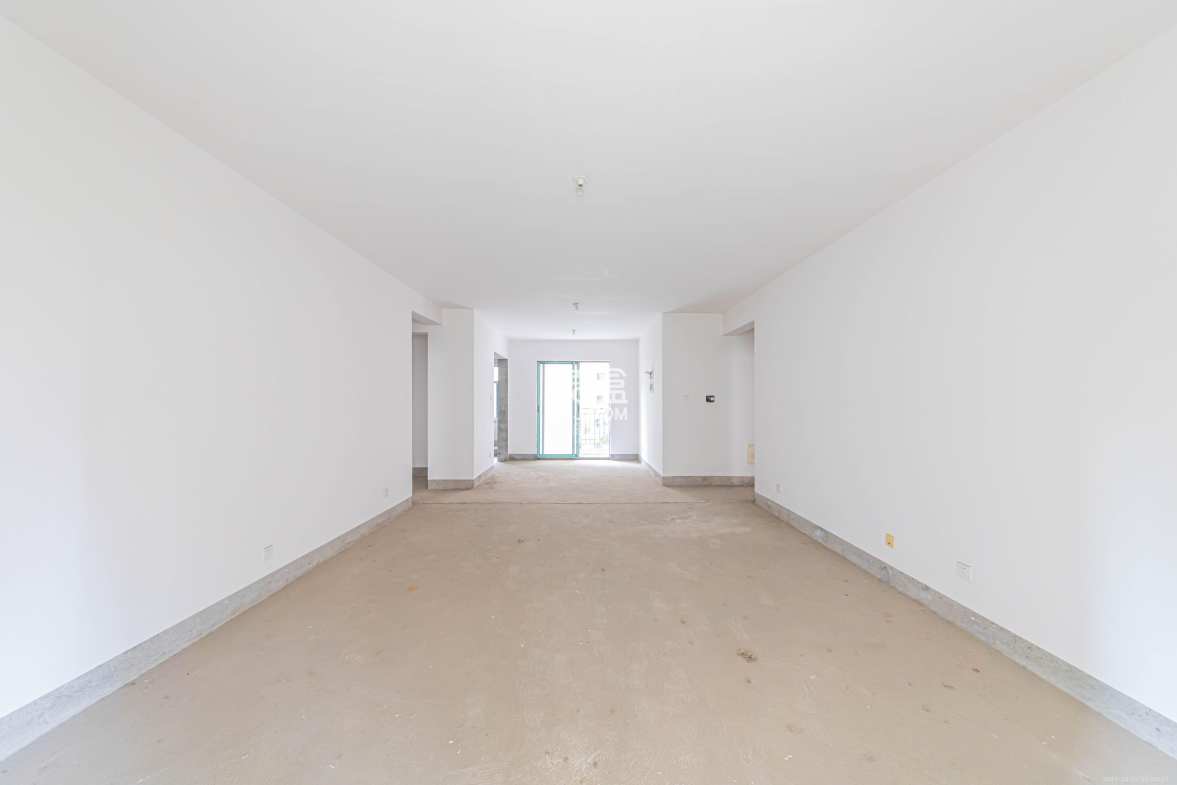 和美星城 4室2厅2卫 110.0万 和美星城 4室2厅2卫 110.0万客厅