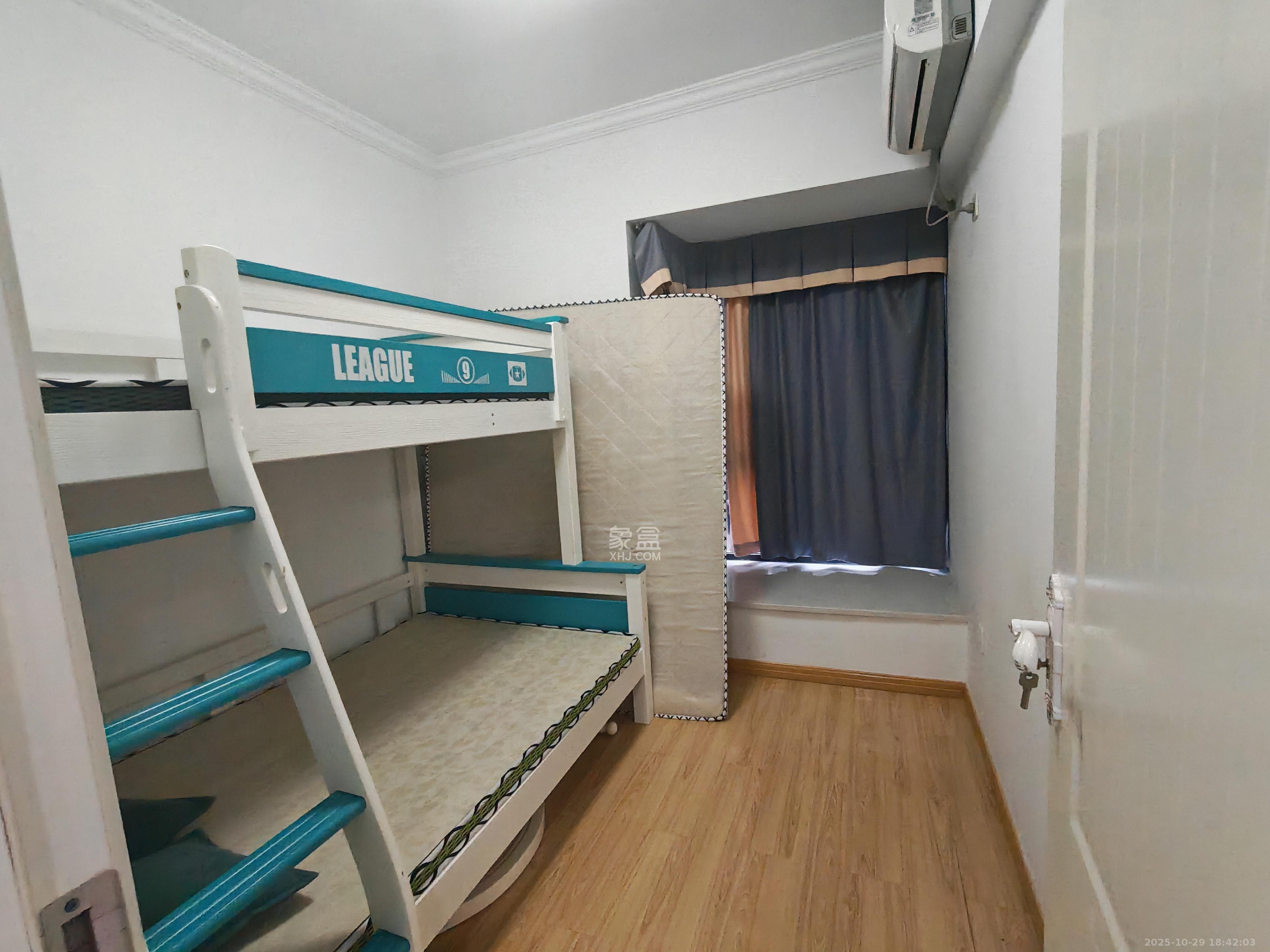 蓝山郡 3室2厅1卫 2200.0元/月 蓝山郡 3室2厅1卫 2200.0元/月室内图