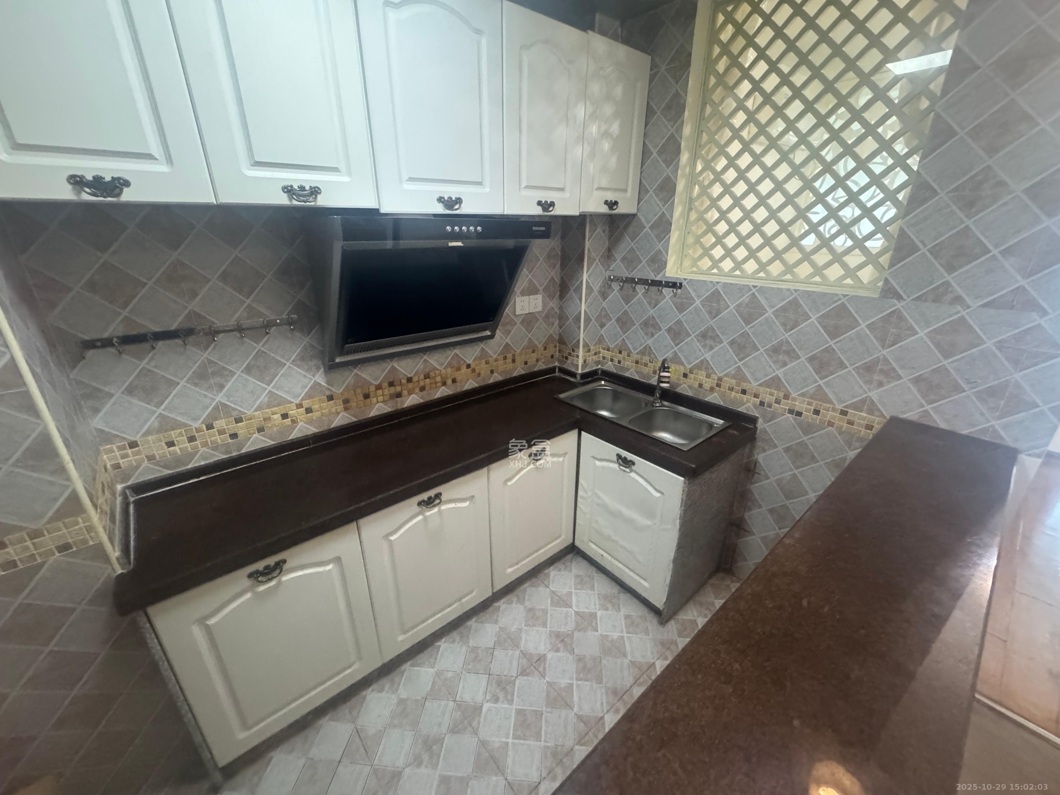 星尚520  1室0厅0卫    1700.0元/月 星尚520  1室0厅0卫    1700.0元/月室内图