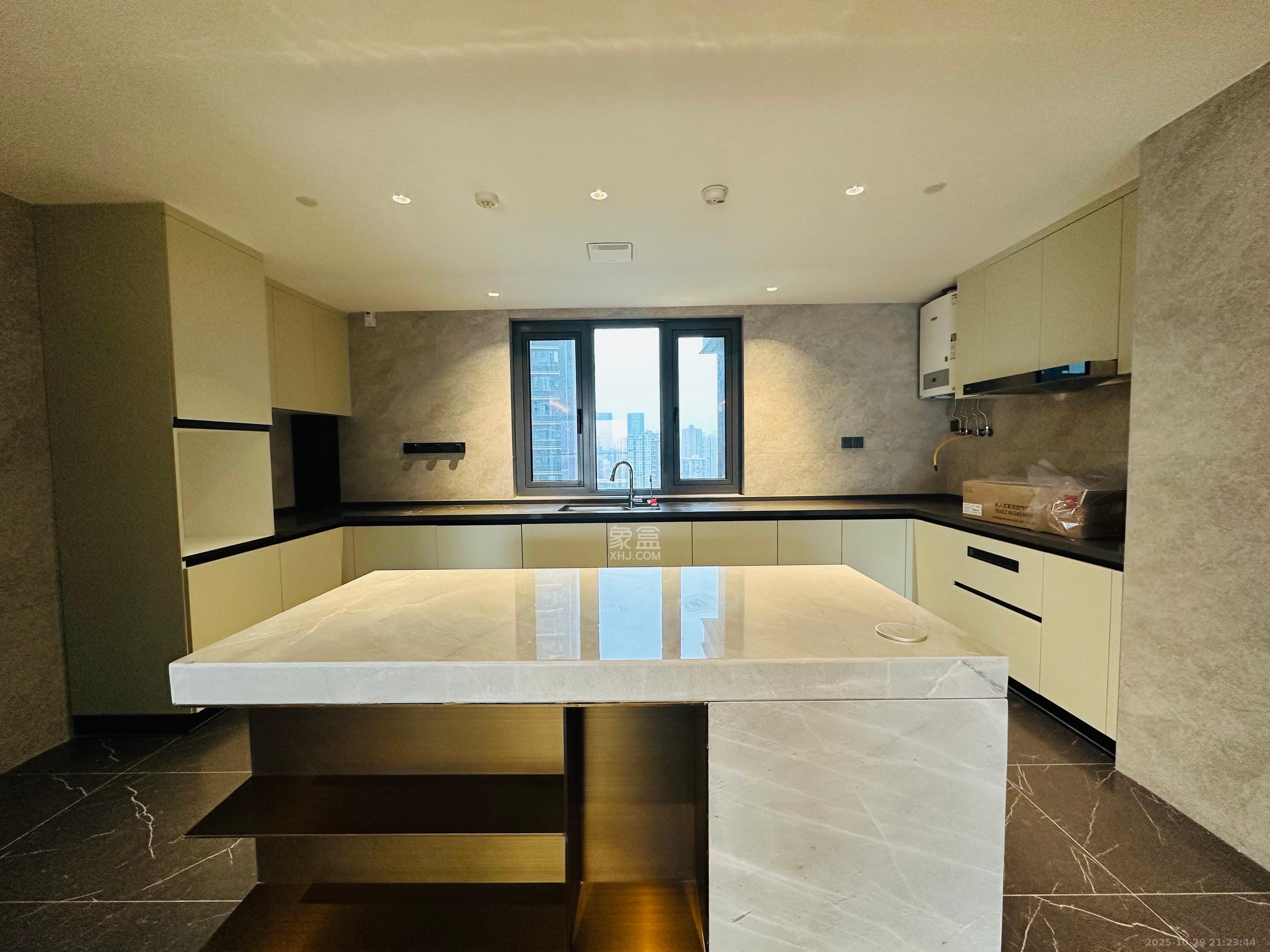 长沙悦府(华润万象城) 4室2厅1卫 14000.0元/月 长沙悦府(华润万象城) 4室2厅1卫 14000.0元/月室内图